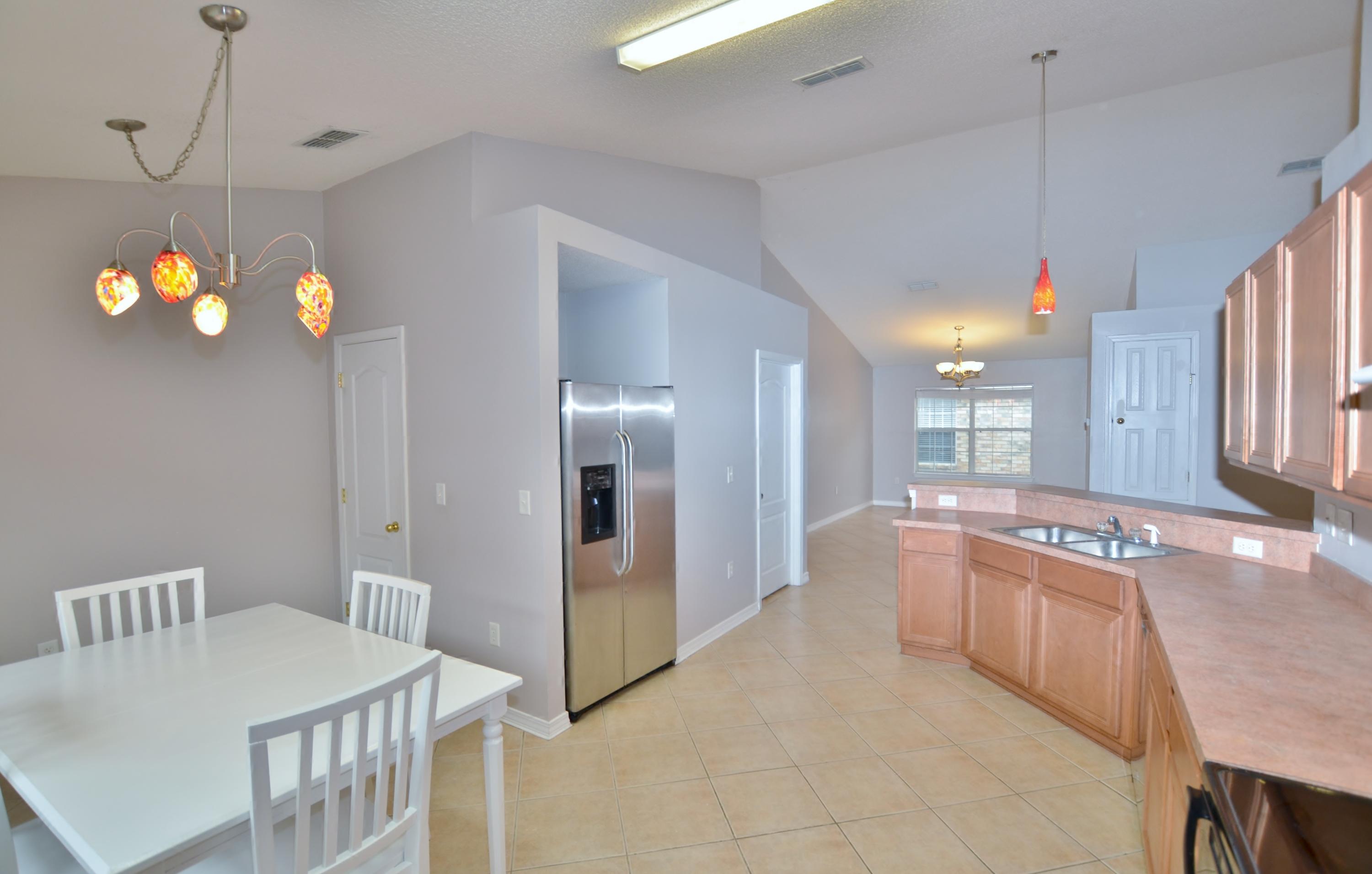 PARADISE RETREAT - Residential Lease