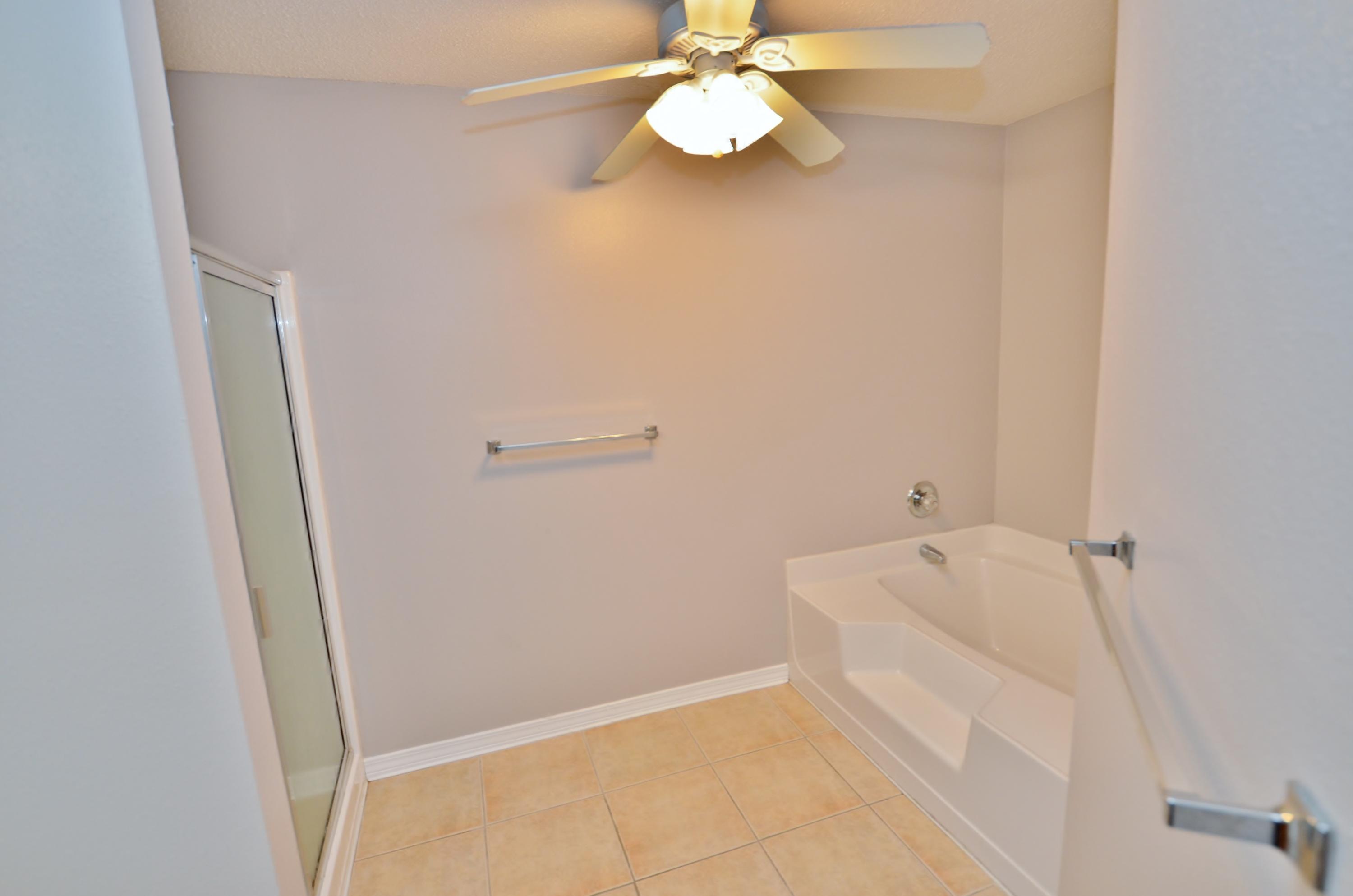 PARADISE RETREAT - Residential Lease