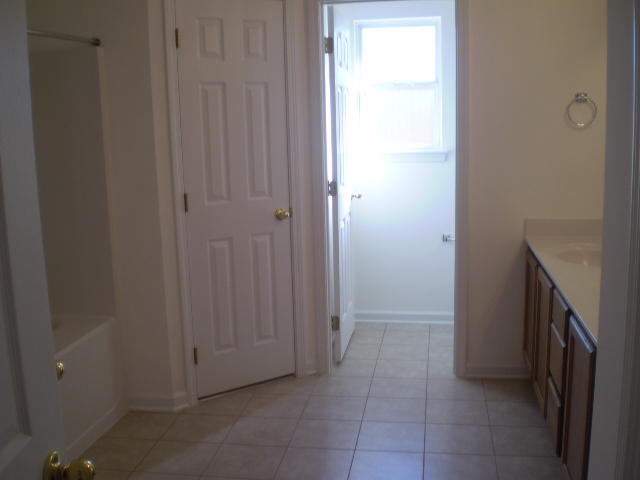 PORT DIXIE - Residential Lease