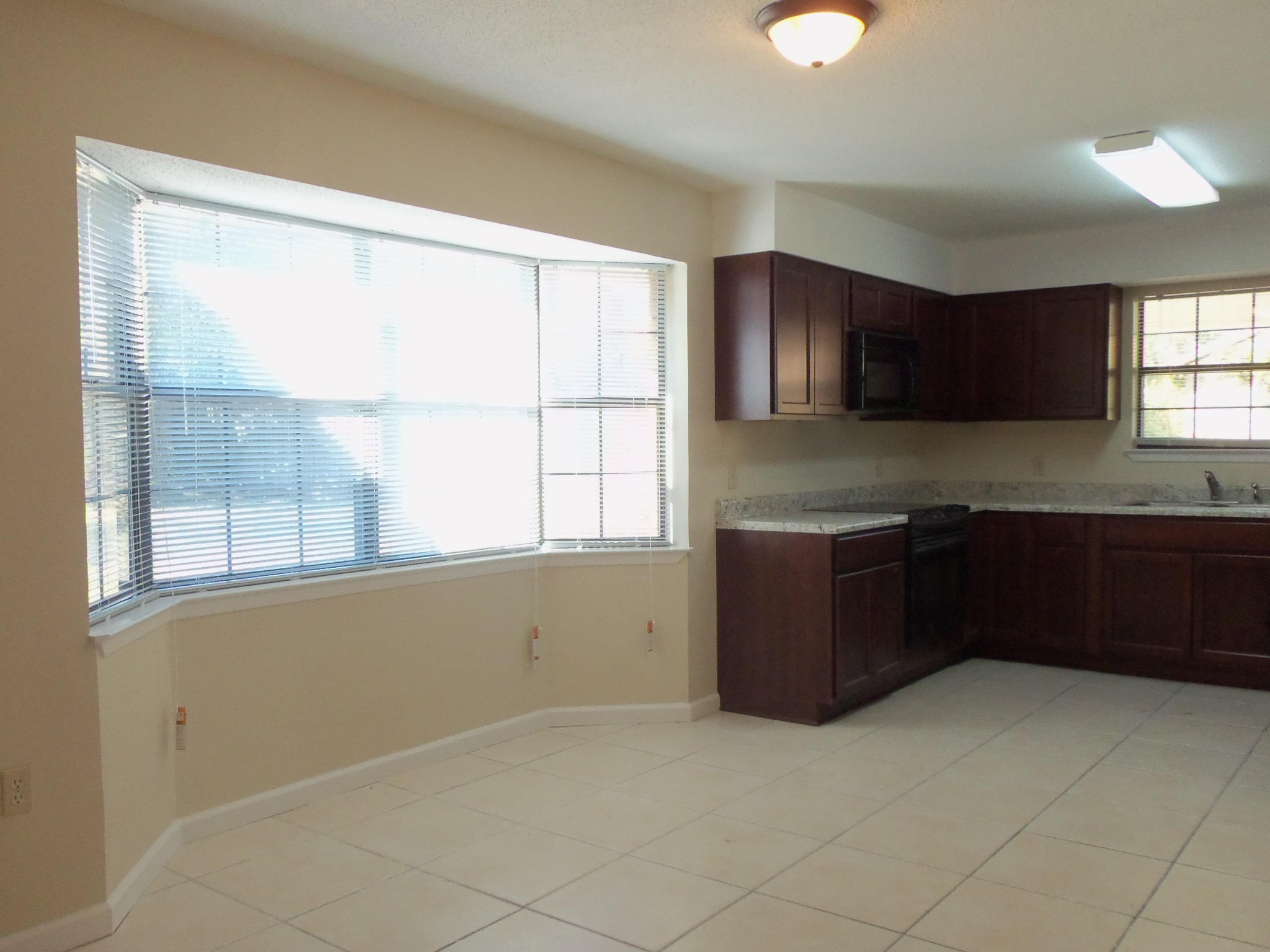 MARY ESTHER MANOR - Residential Lease