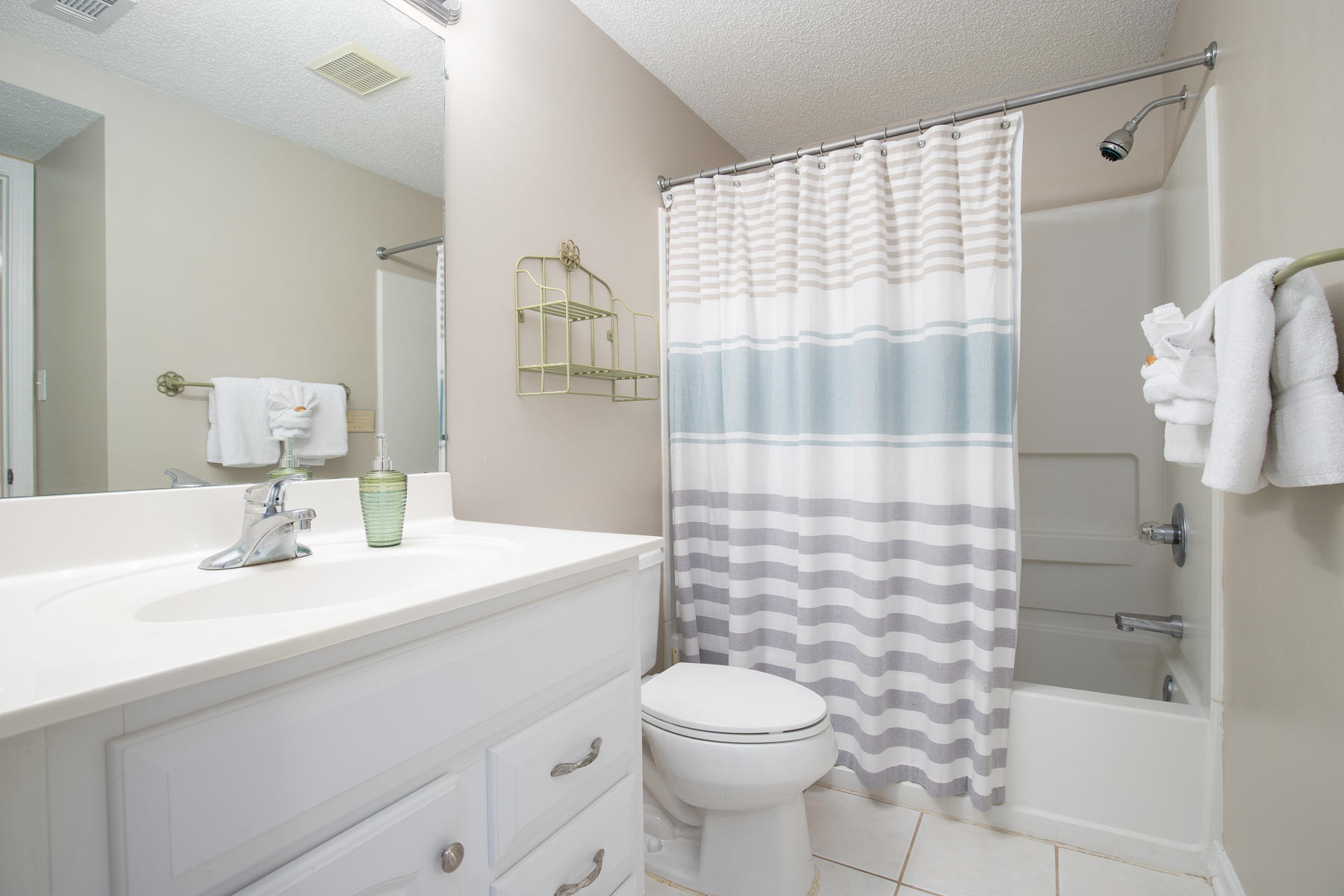 EMERALD TOWERS WEST CONDO - Residential