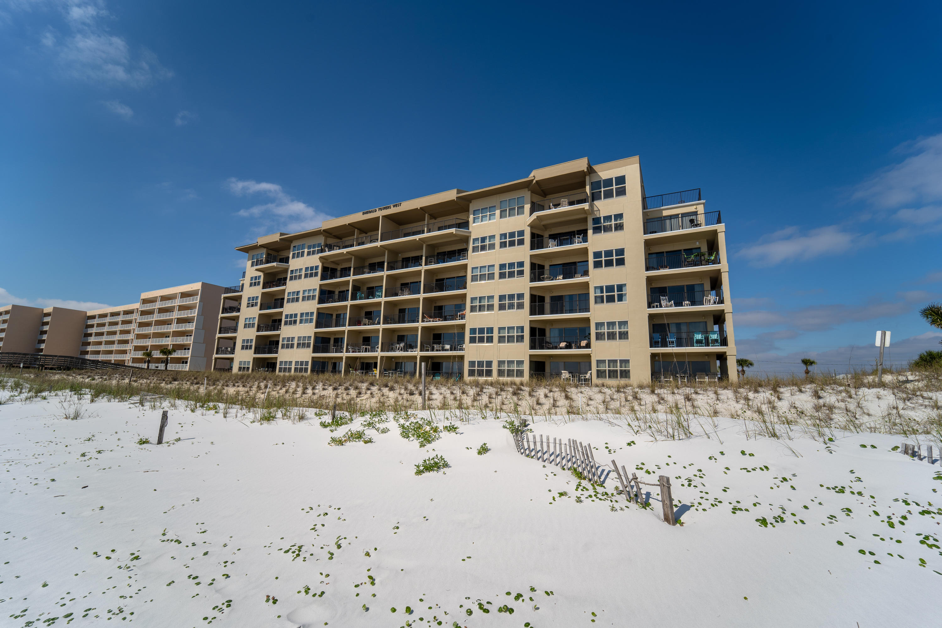 EMERALD TOWERS WEST CONDO - Residential
