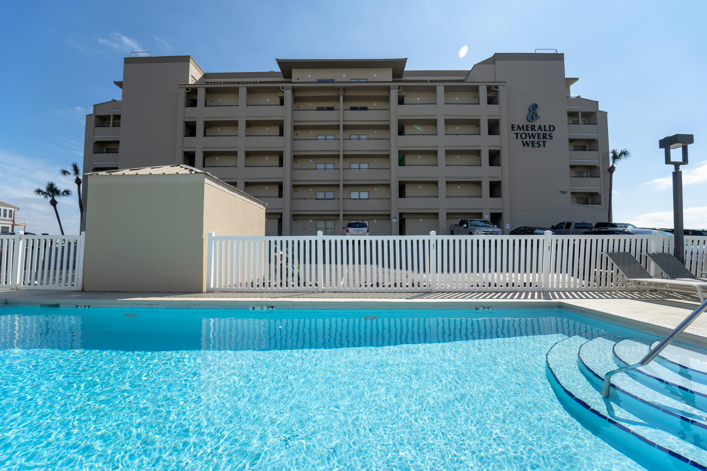 EMERALD TOWERS WEST CONDO - Residential