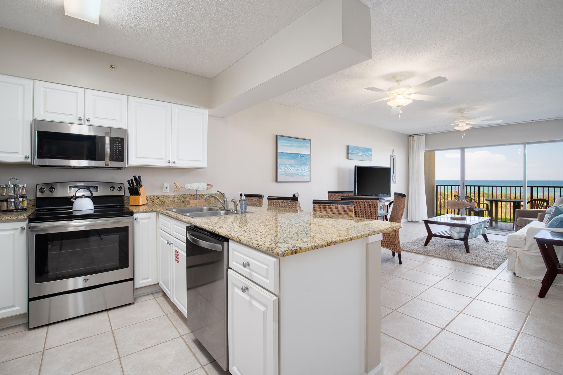 EMERALD TOWERS WEST CONDO - Residential