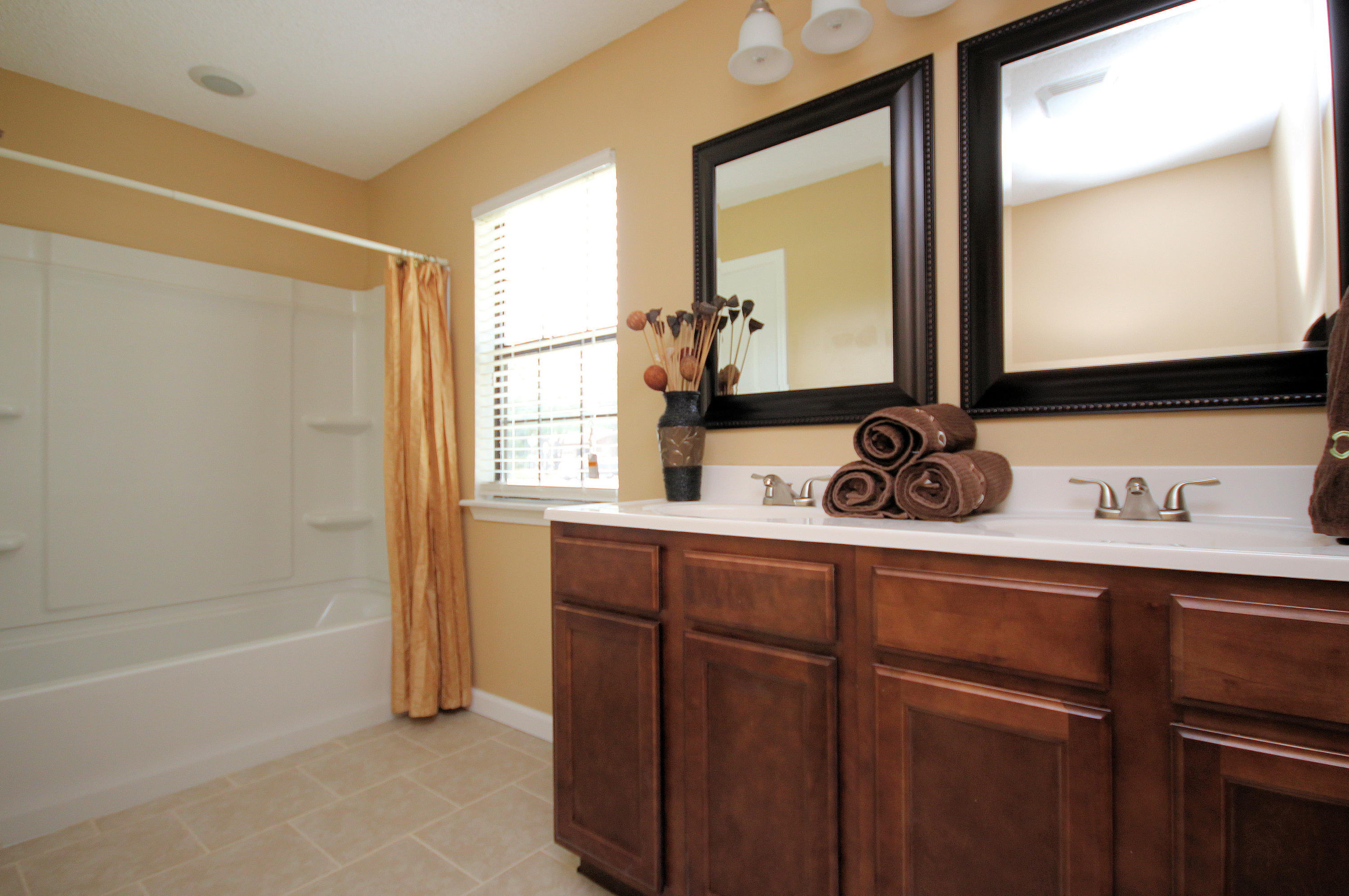 NAVARRE S/D 2ND ADDN - Residential