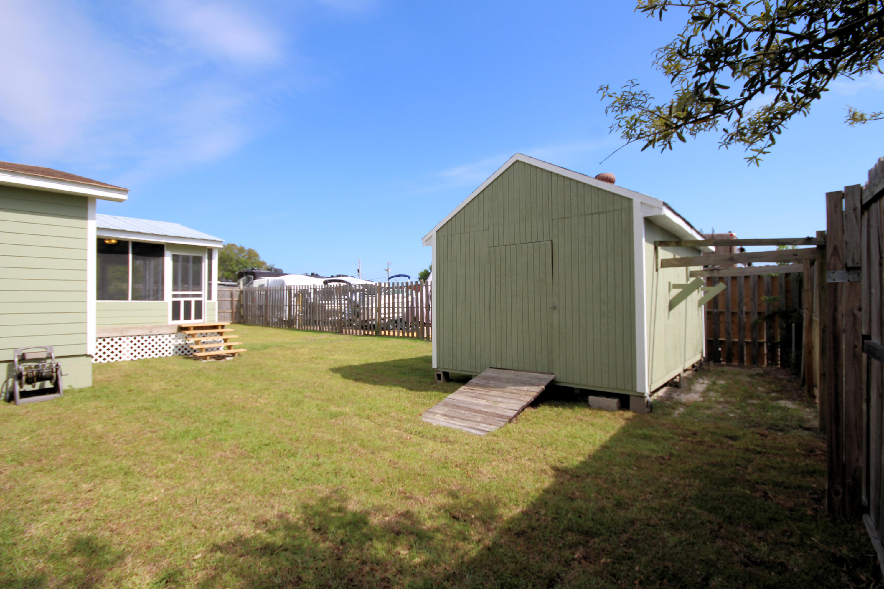 NAVARRE S/D 2ND ADDN - Residential