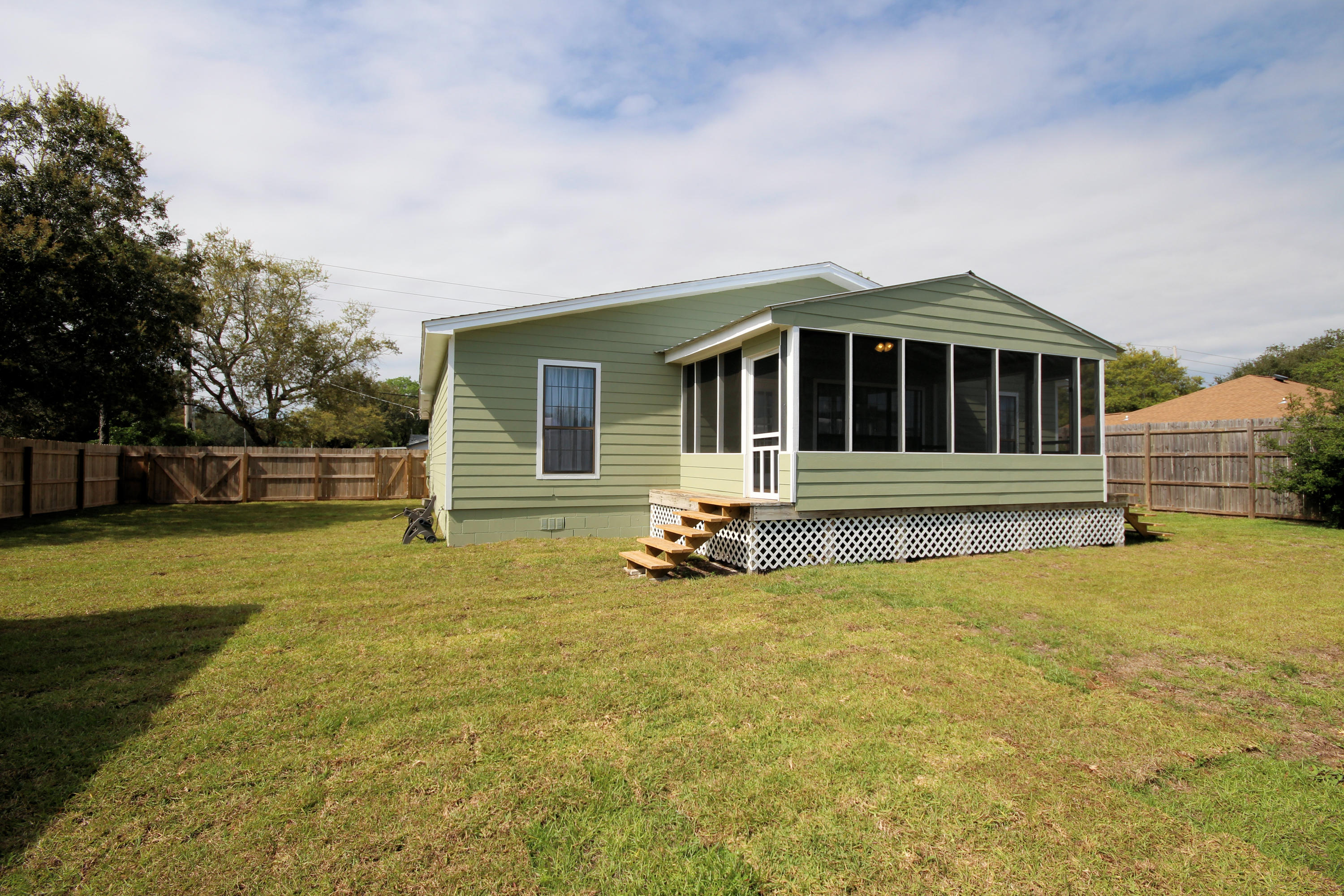 NAVARRE S/D 2ND ADDN - Residential
