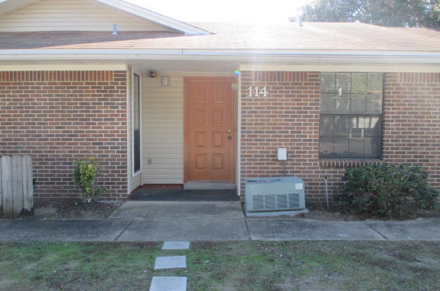 CLASSIC MANOR - Residential Lease