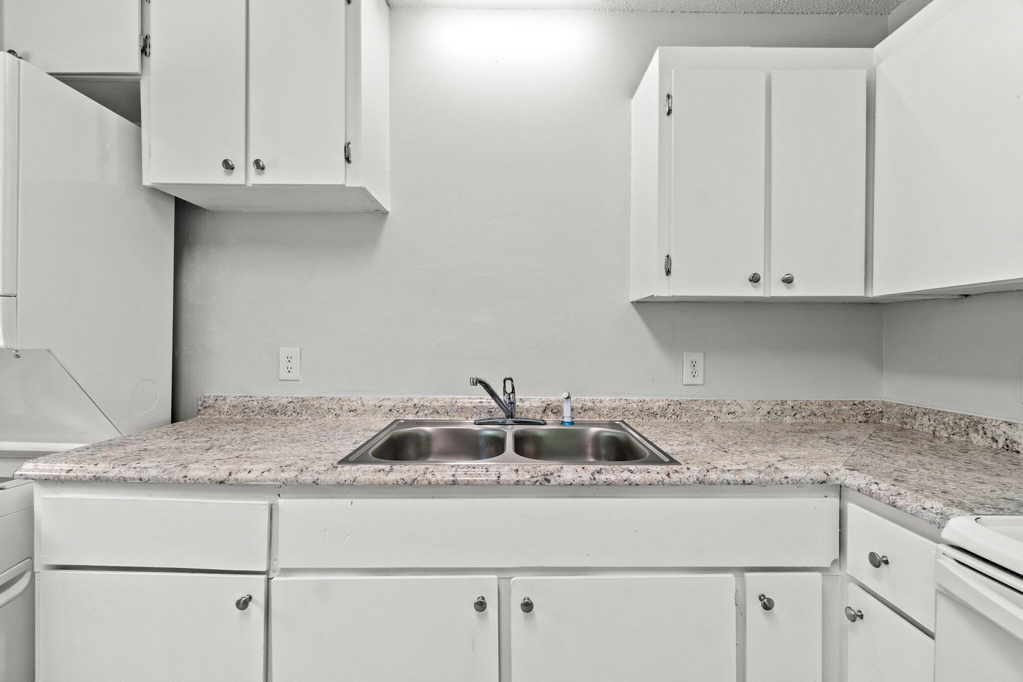 LIVE OAK - Residential Lease