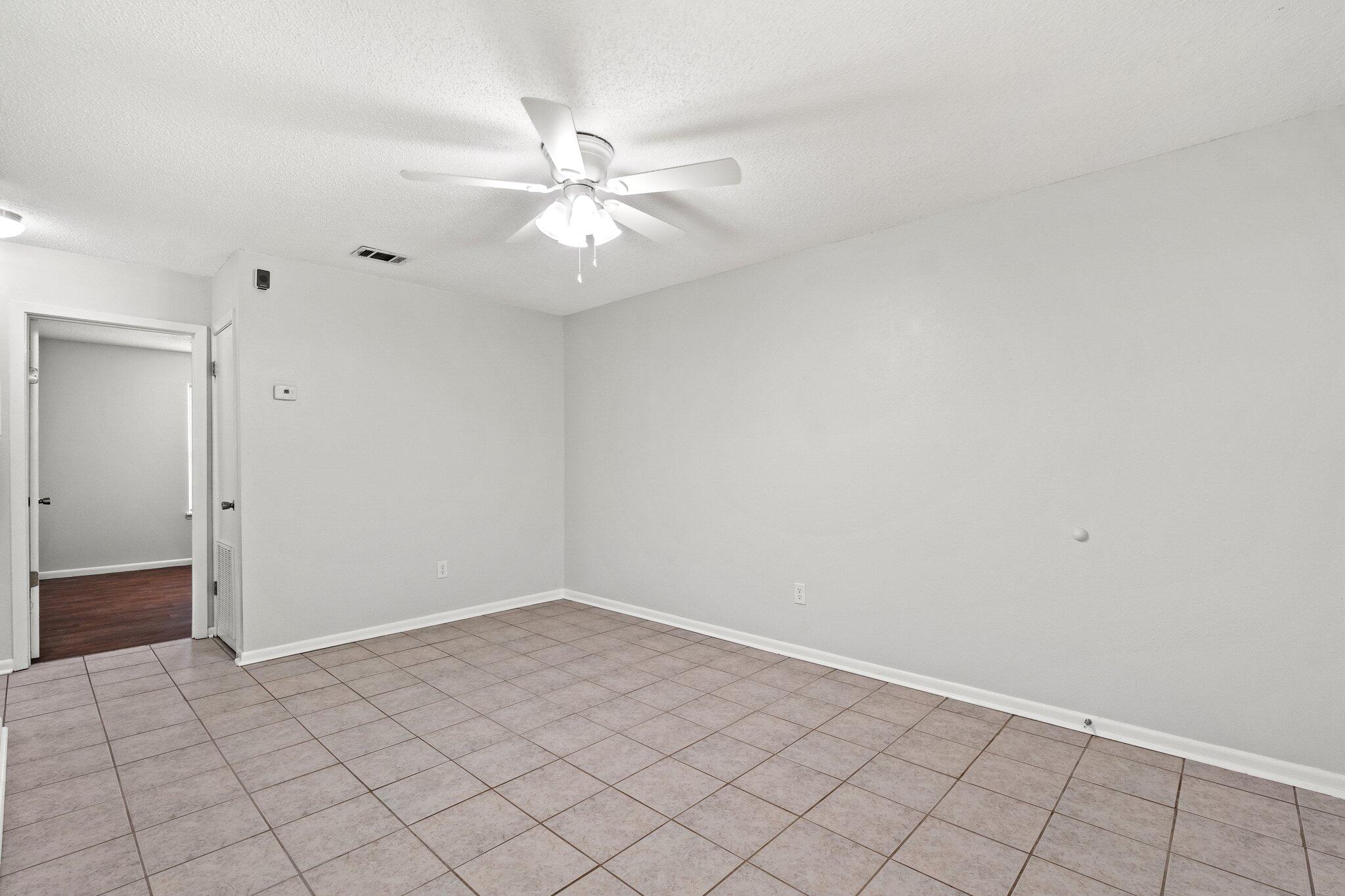LIVE OAK - Residential Lease