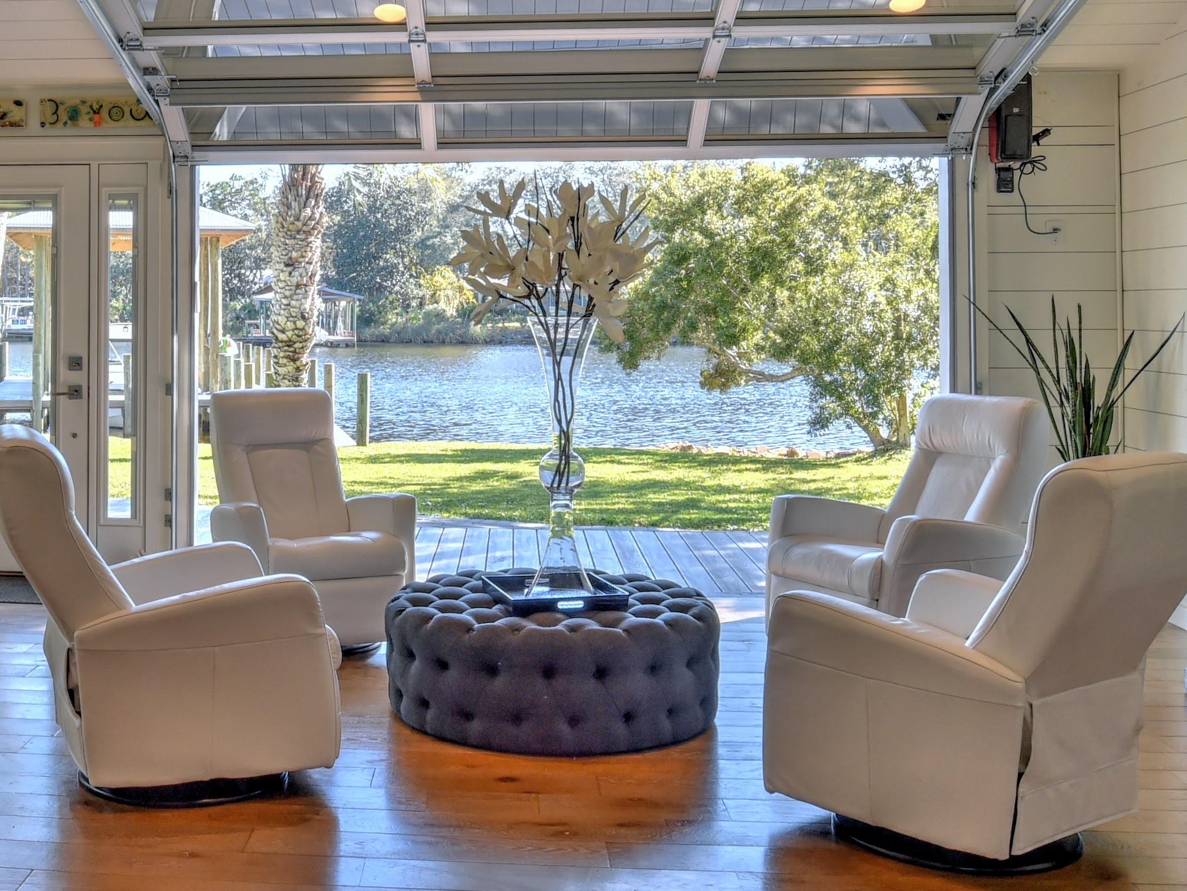HARBOR OAKS - Residential