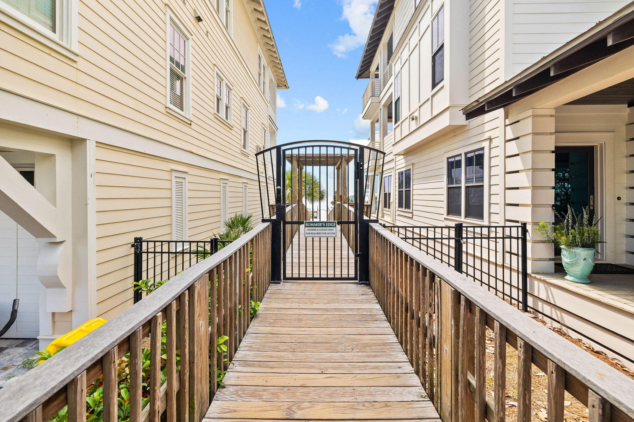SUMMER'S EDGE - Residential