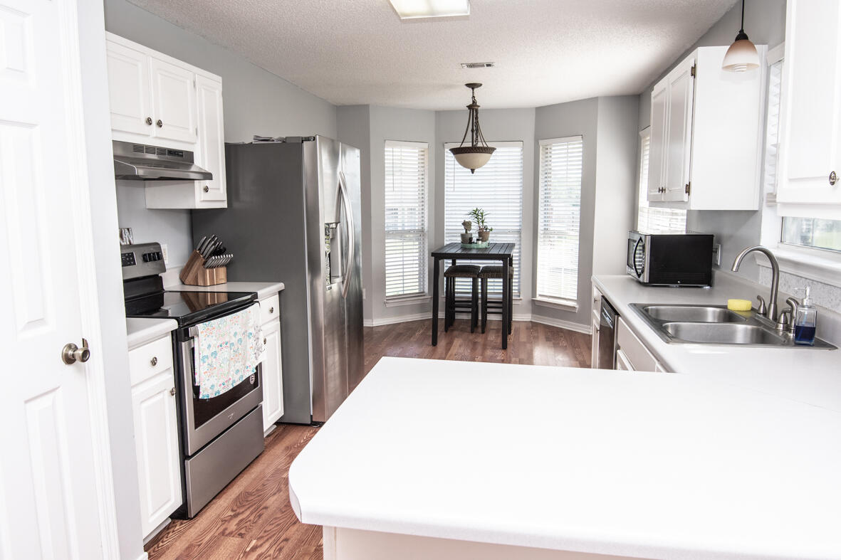 CHEROKEE BEND S/D PH 2 - Residential Lease