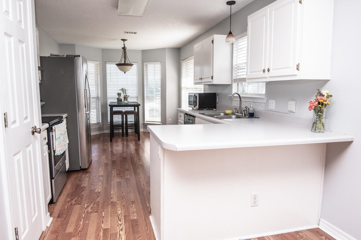 CHEROKEE BEND S/D PH 2 - Residential Lease