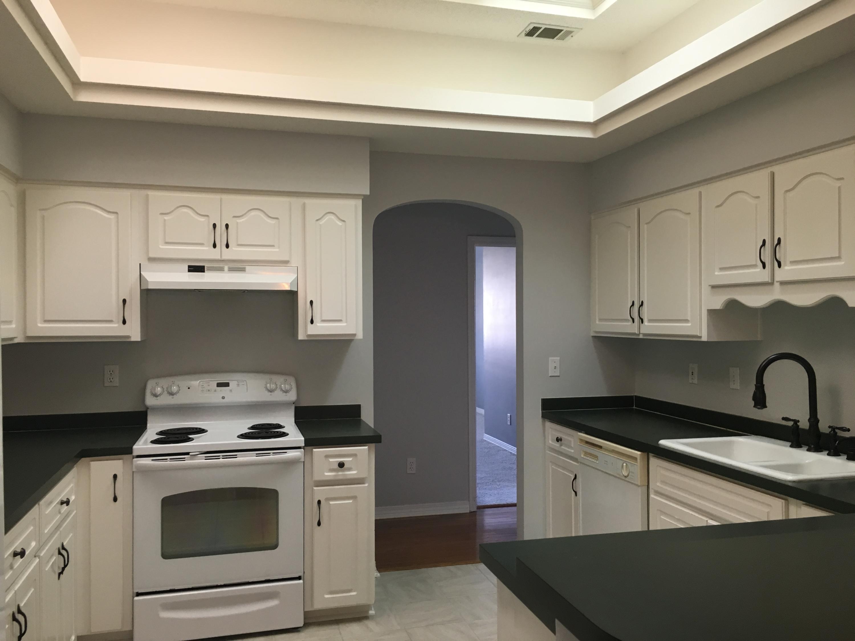 RIDGE WOOD MANOR - Residential Lease