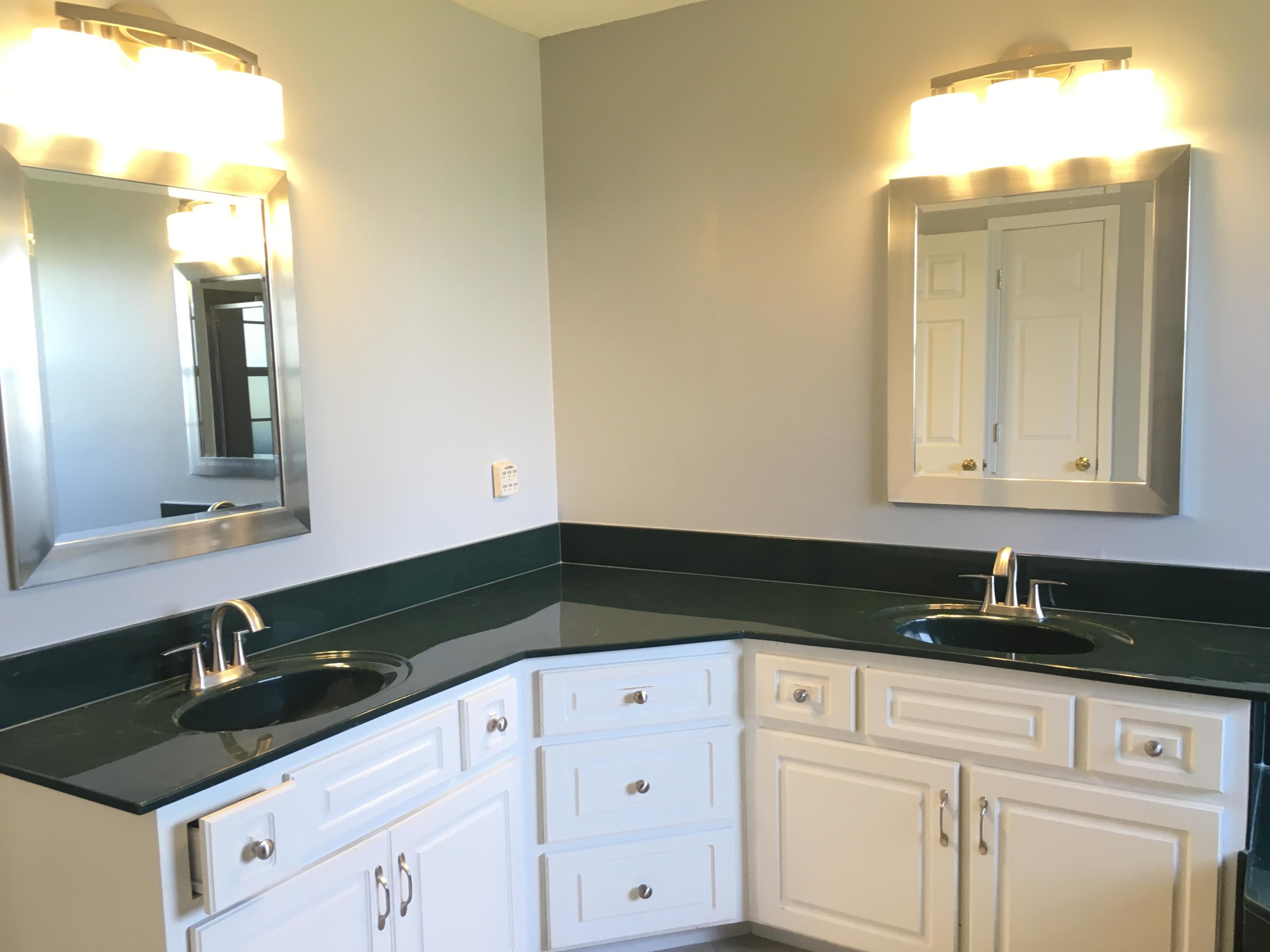 RIDGE WOOD MANOR - Residential Lease