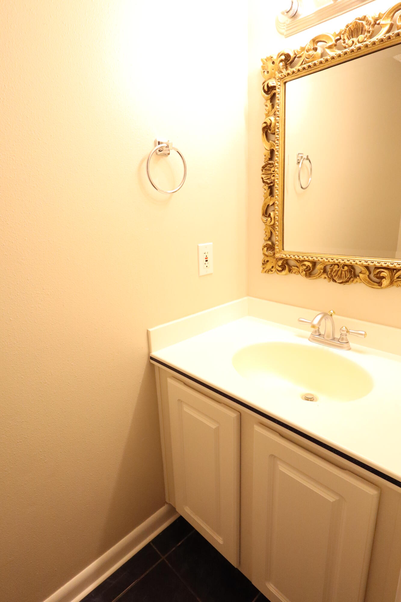 BELL-BROOK ESTATES - Residential Lease