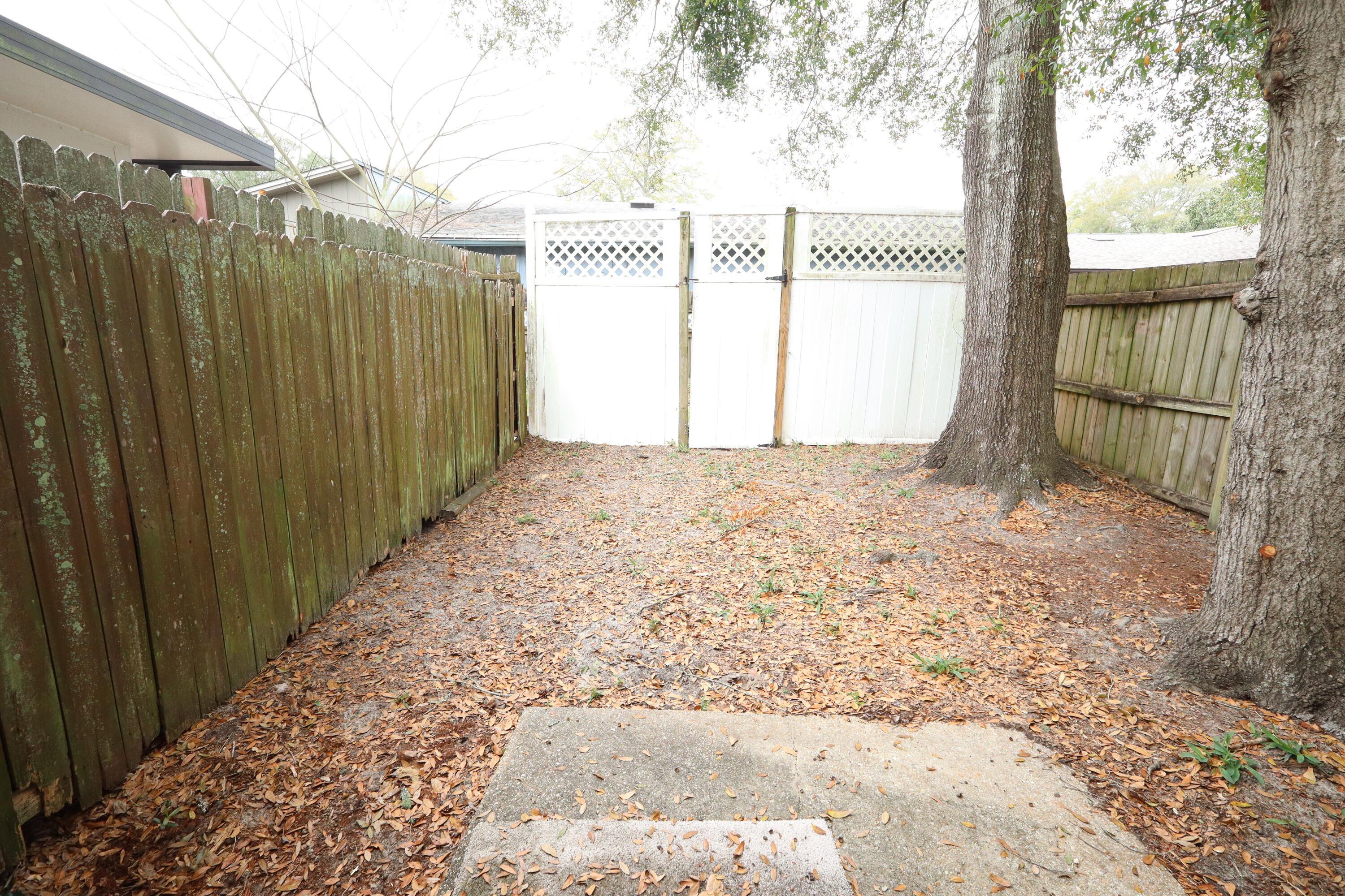 BELL-BROOK ESTATES - Residential Lease