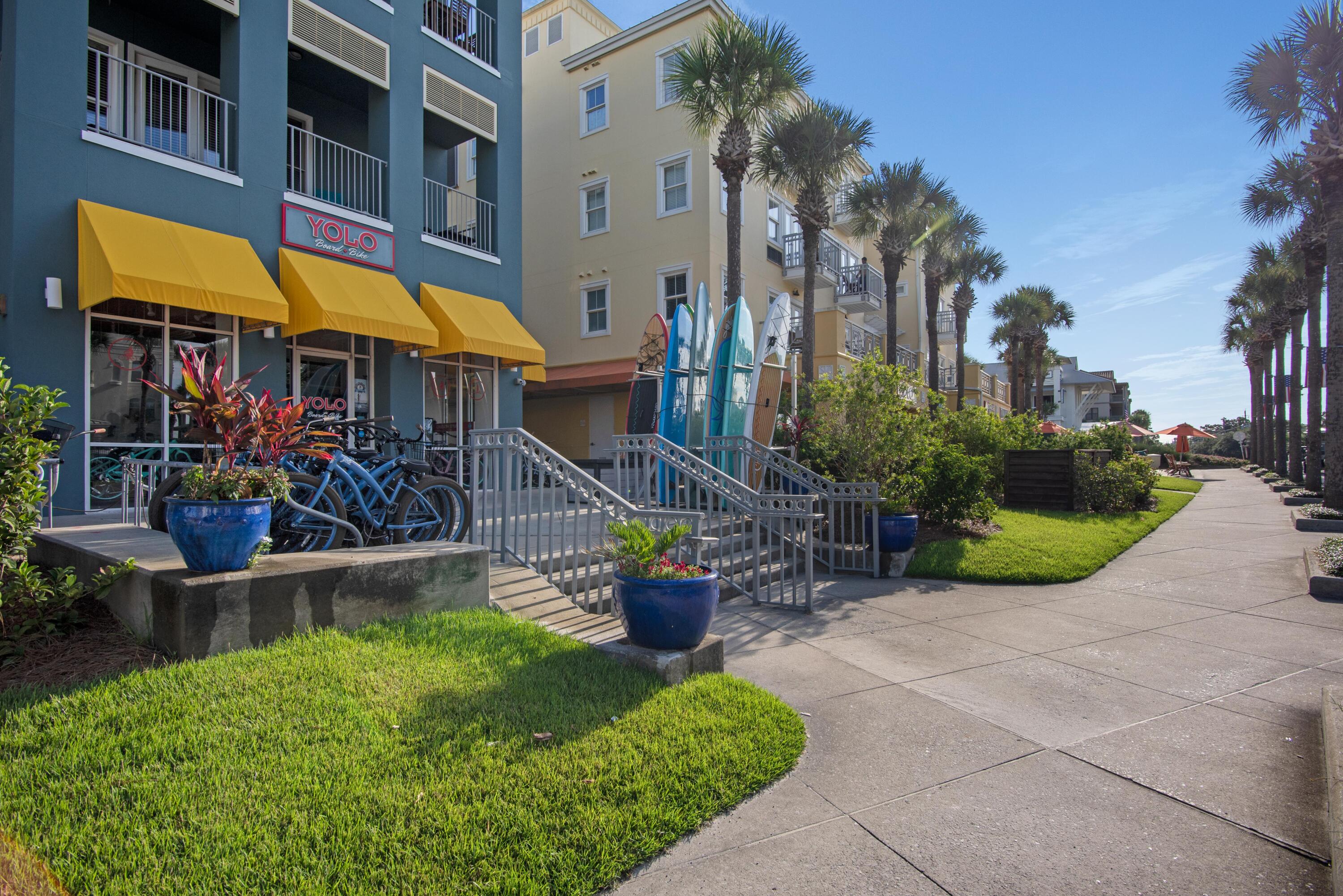 Gulf Place Residence - Residential