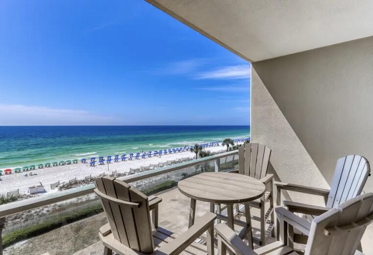 Few places can capture the magic of the Emerald Coast and the beaches of Destin- this lovely condo at Sterling Sands does!  UNBELIEVABLE VIEWS with this fourth floor unit at Sterling Sands! Sterling Sands features 460 feet of sugar white beach with daily beach setups, gulf side pool and hot tub, fitness facility and grill area. This 2 bed condo exudes beachy charm and embodies an eminently livable floorplan. 

Looking for a great investment condo or secondary home at the beach? Look no further!