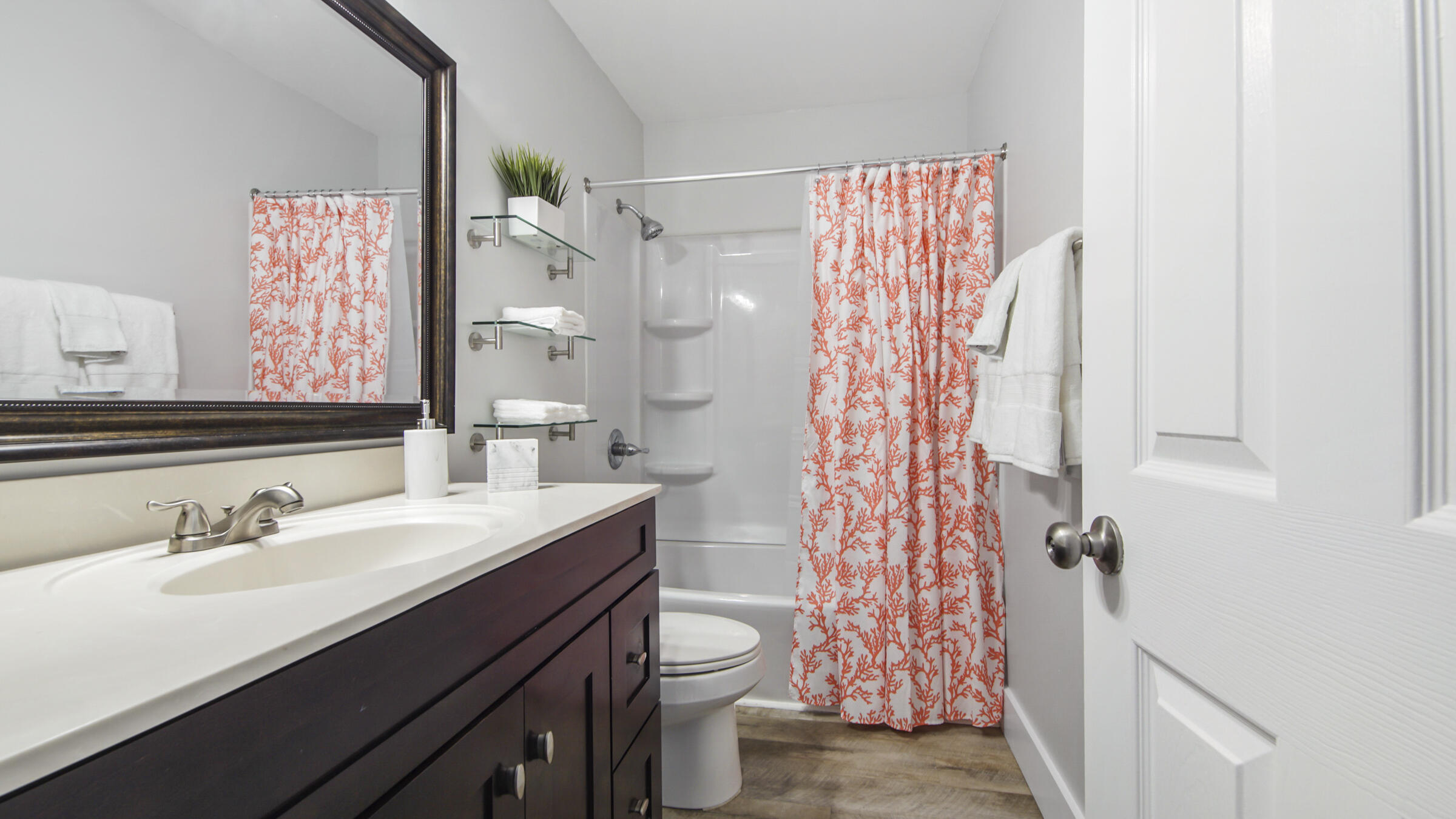 HARBOUR POINTE - Residential