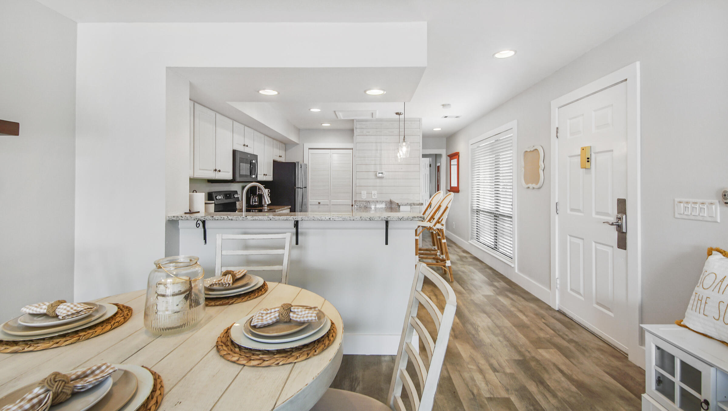 HARBOUR POINTE - Residential