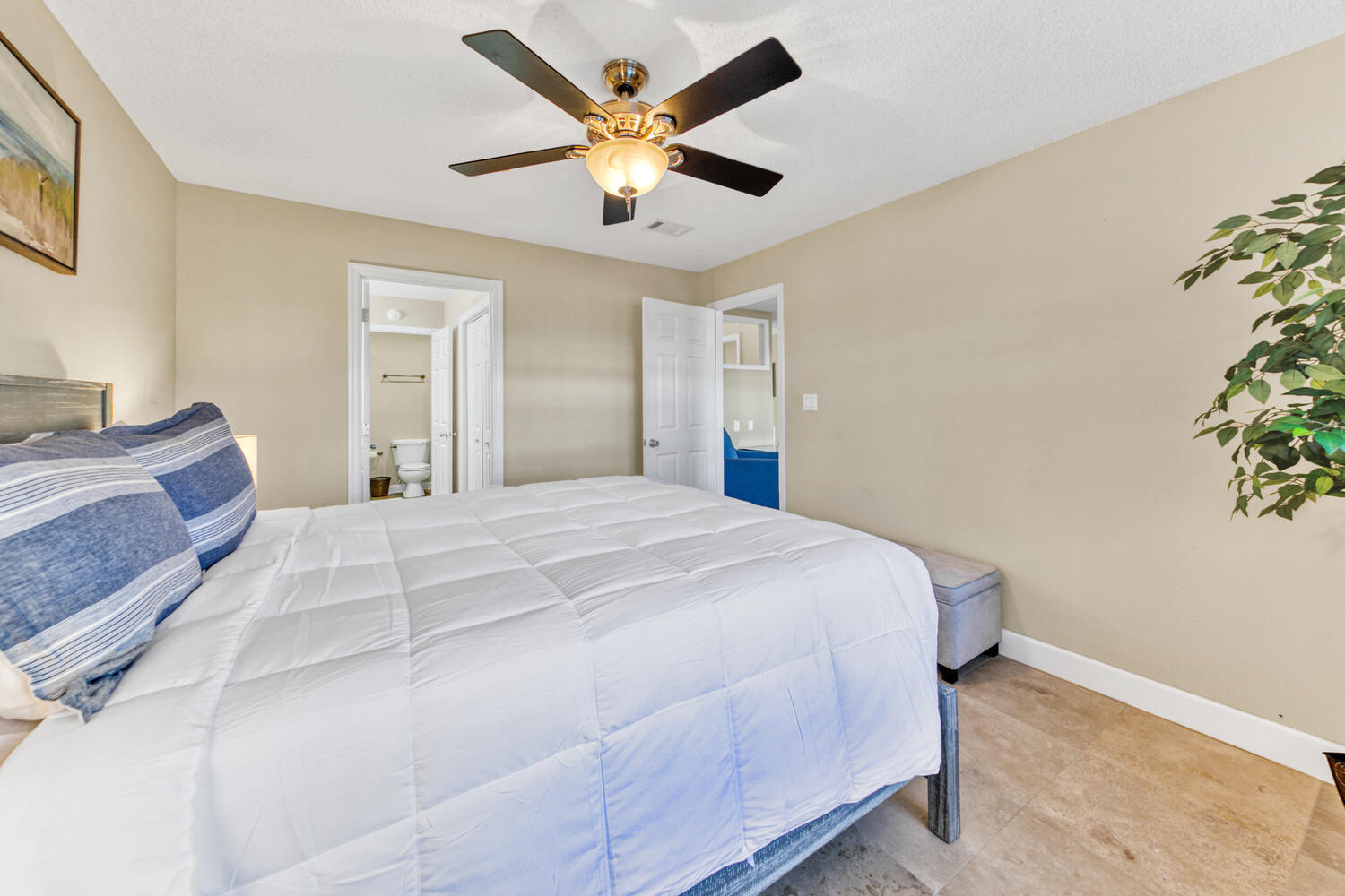 Court Del Mar - Residential