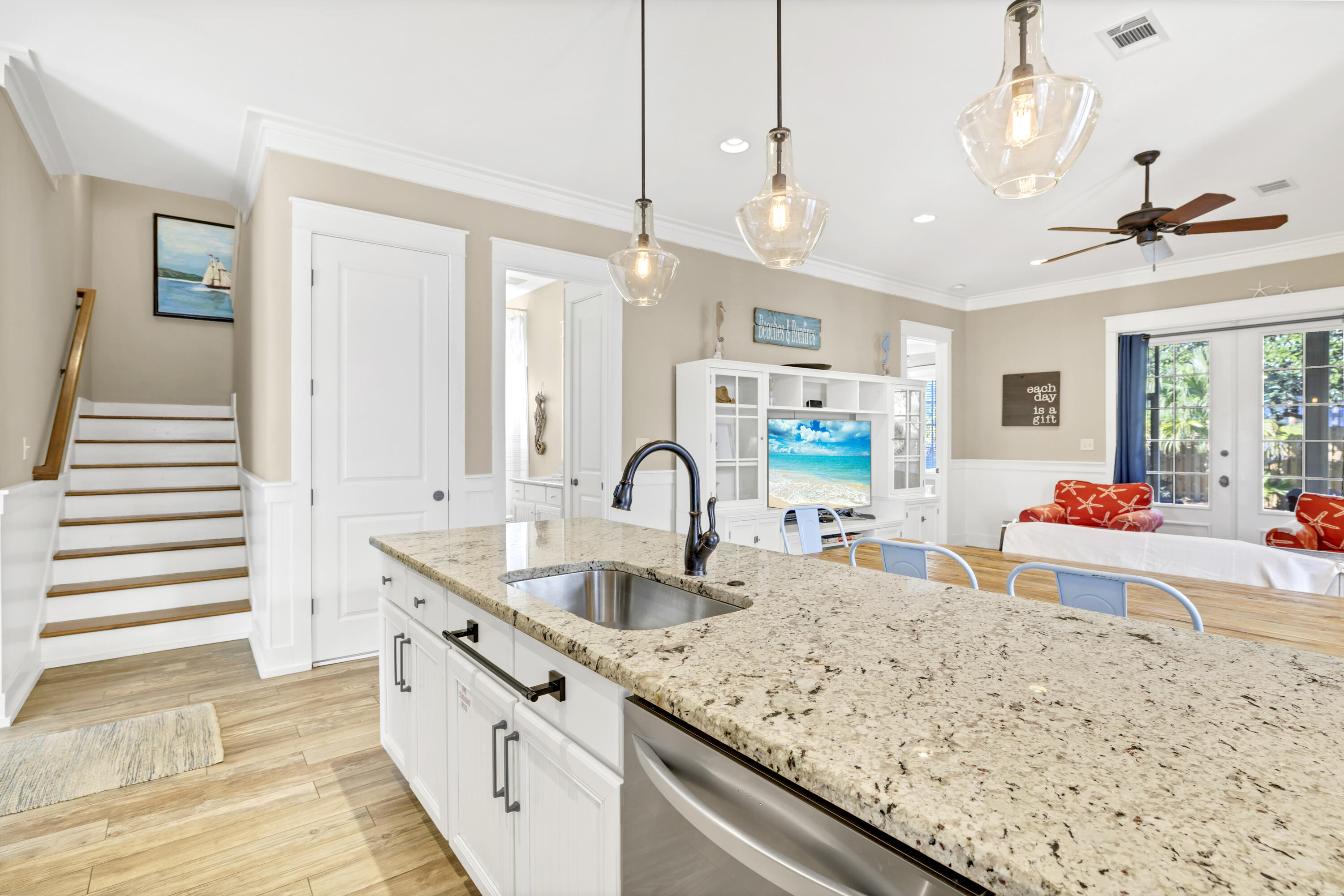 BUNGALOS AT SANDESTIN - Residential