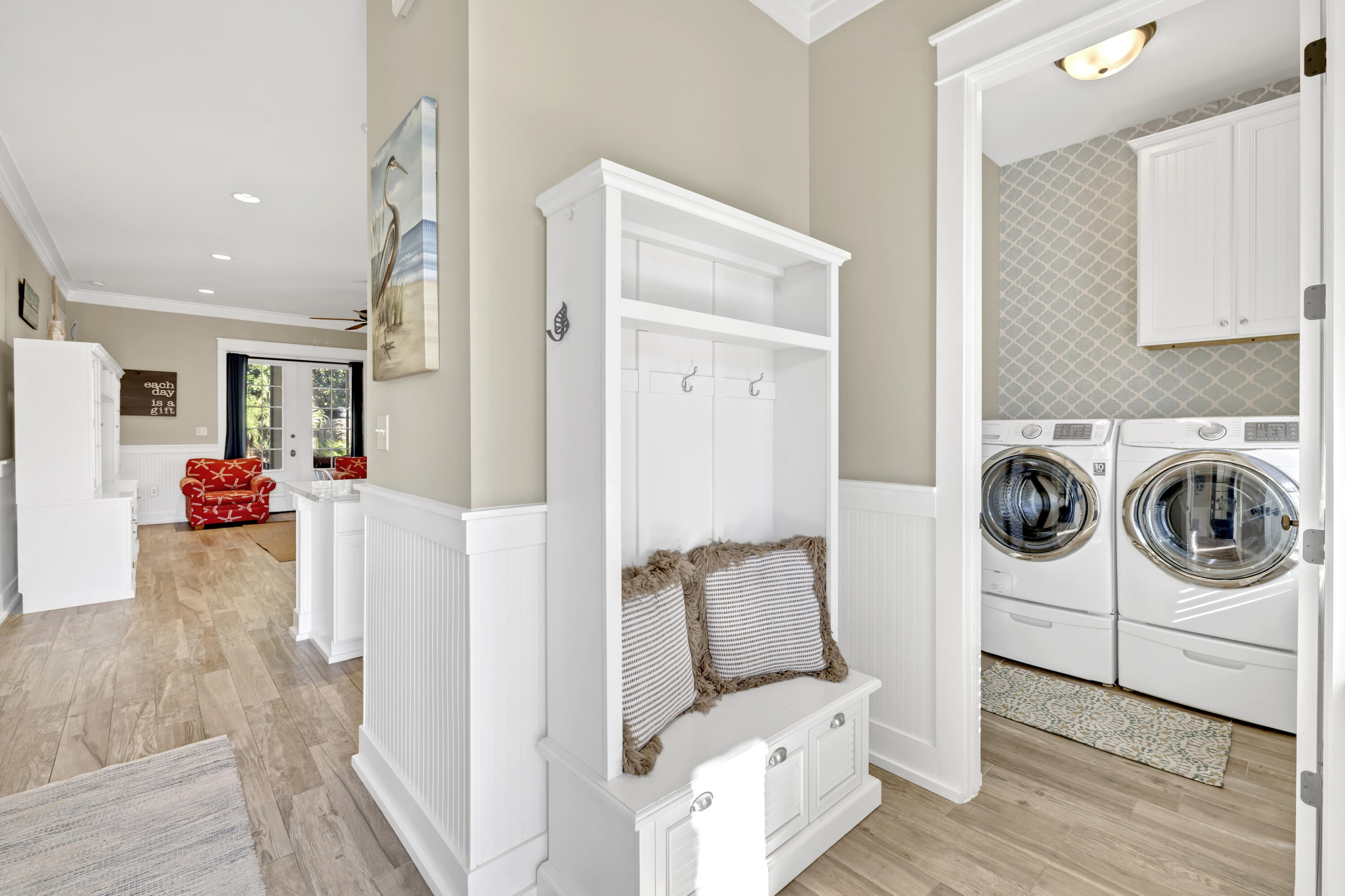 BUNGALOS AT SANDESTIN - Residential