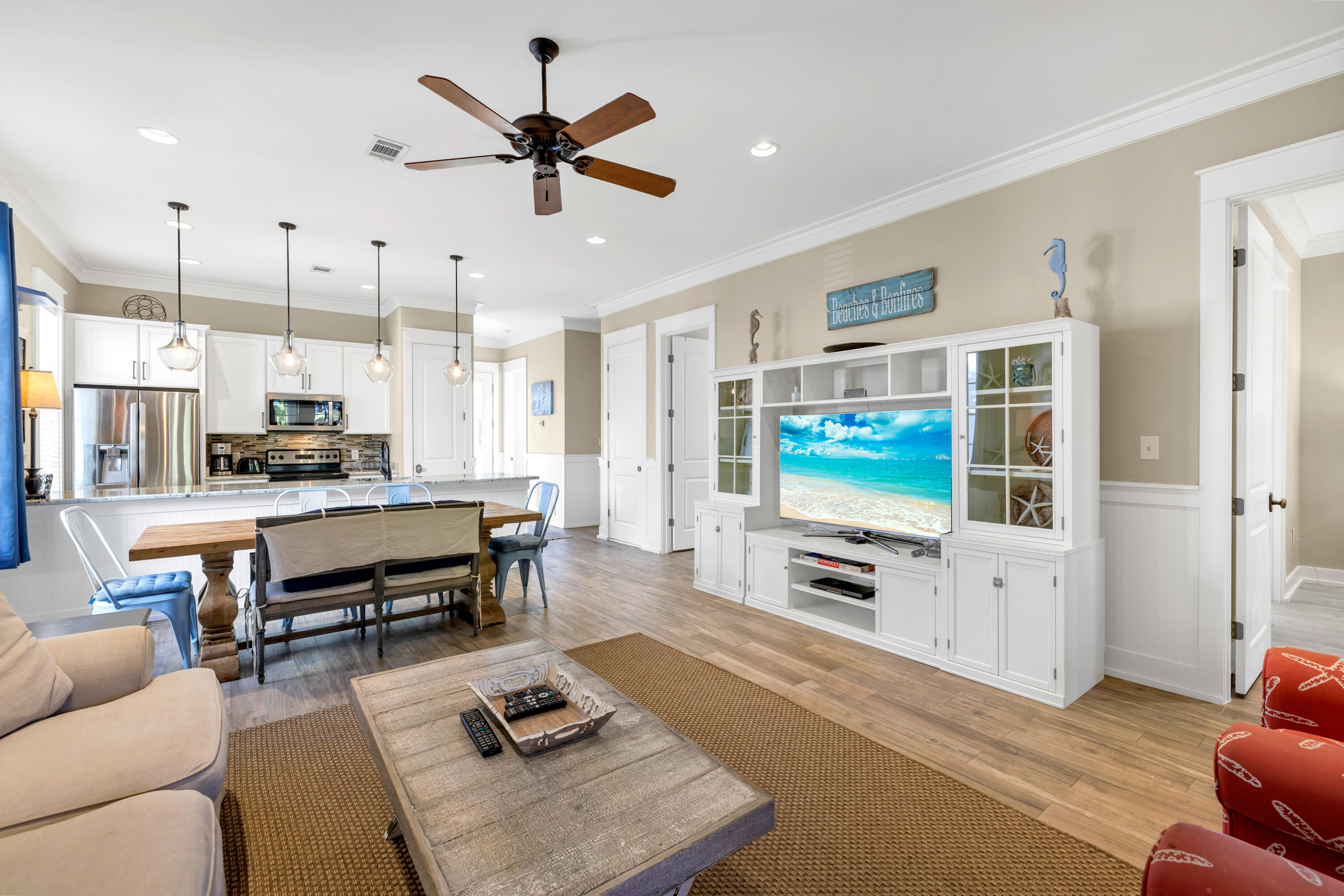 BUNGALOS AT SANDESTIN - Residential