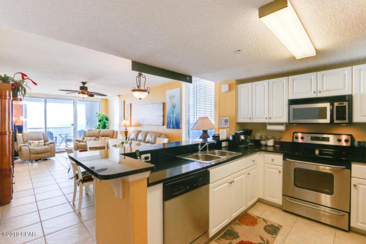 MAJESTIC BEACH TOWERS I - Residential