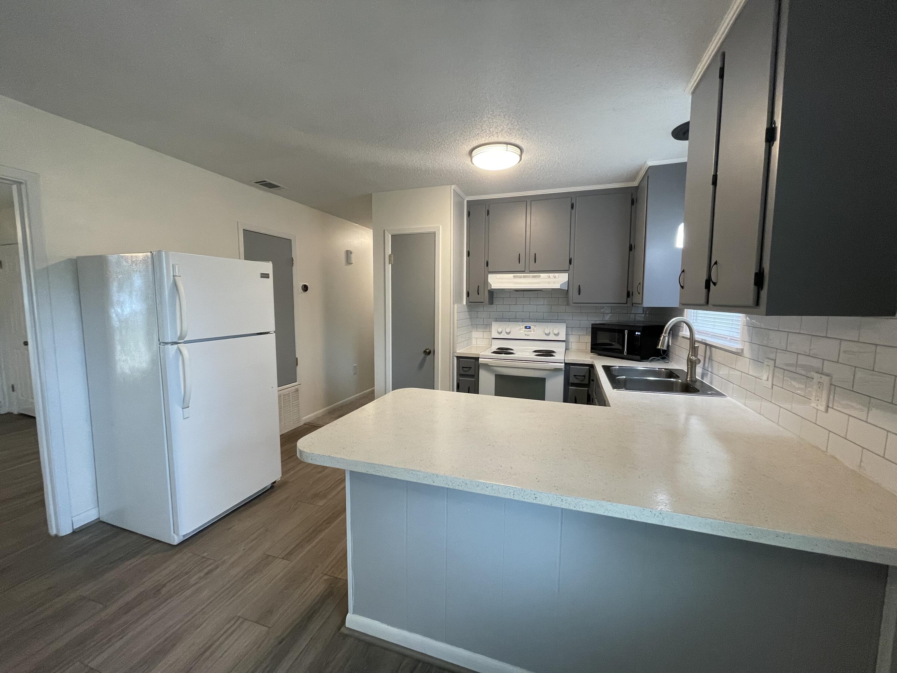 ADAMS POWELL EAST - Residential Lease
