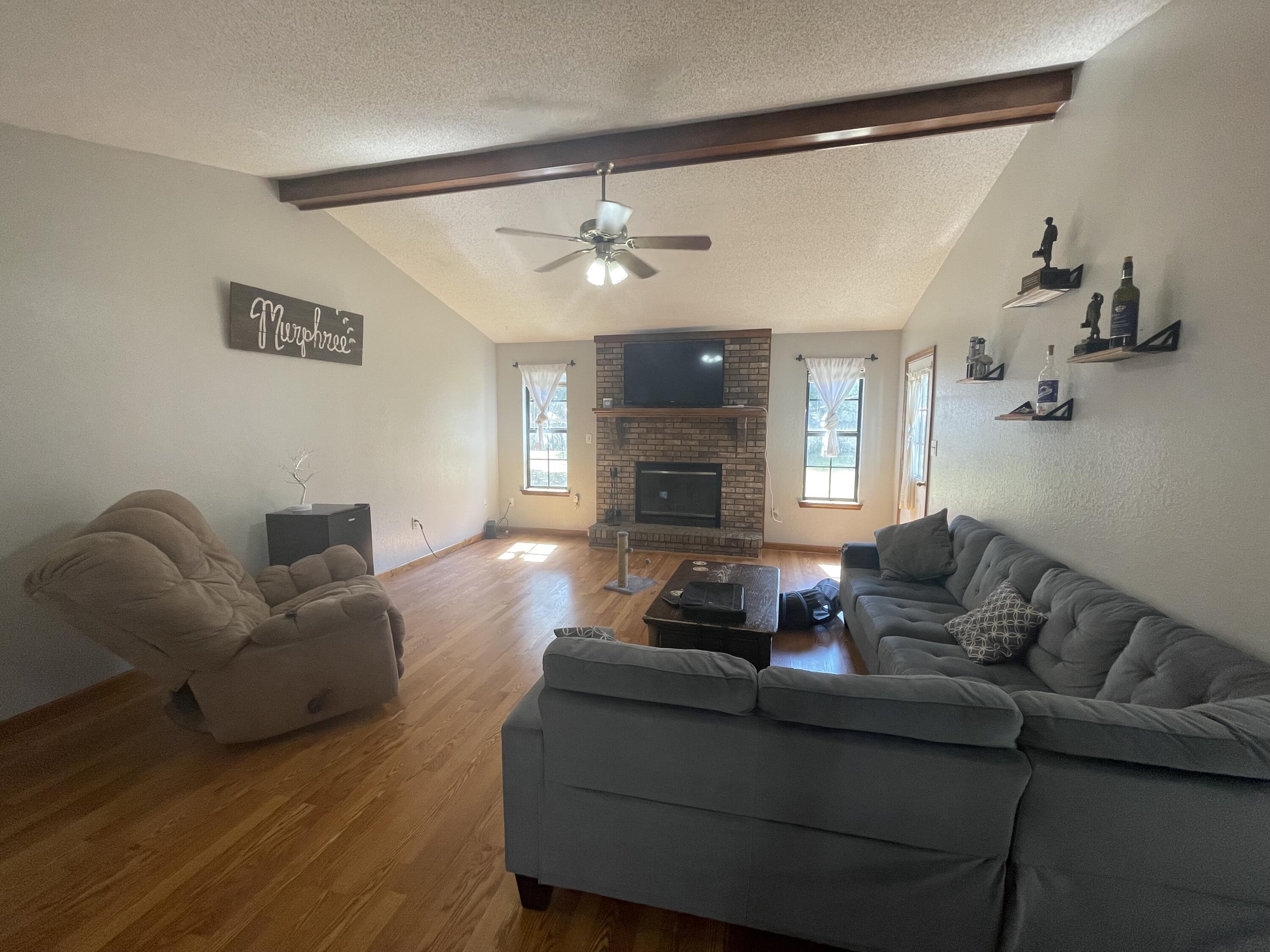 COUNTRYVIEW ESTATES 1ST ADDN - Residential Lease