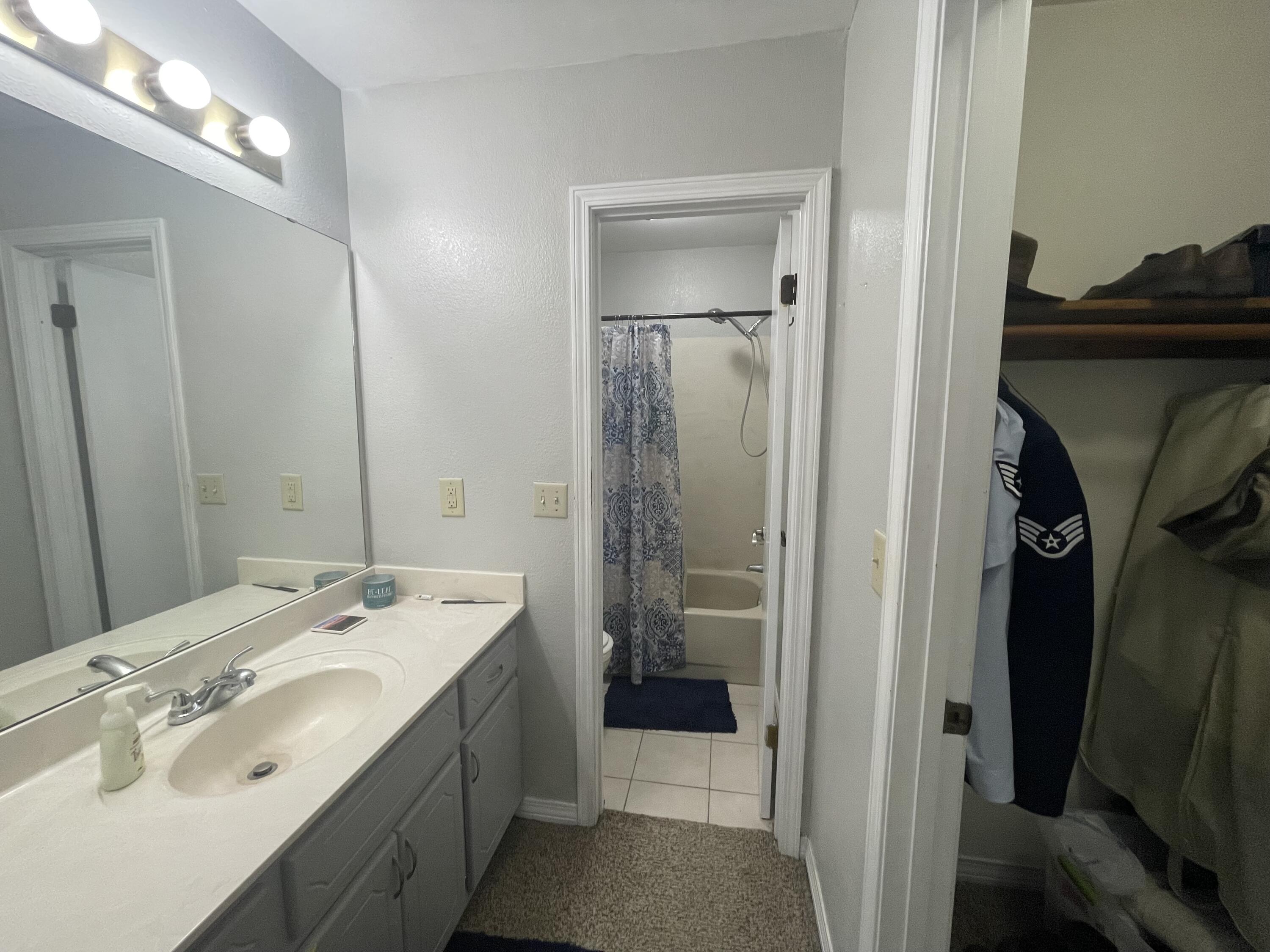 COUNTRYVIEW ESTATES 1ST ADDN - Residential Lease