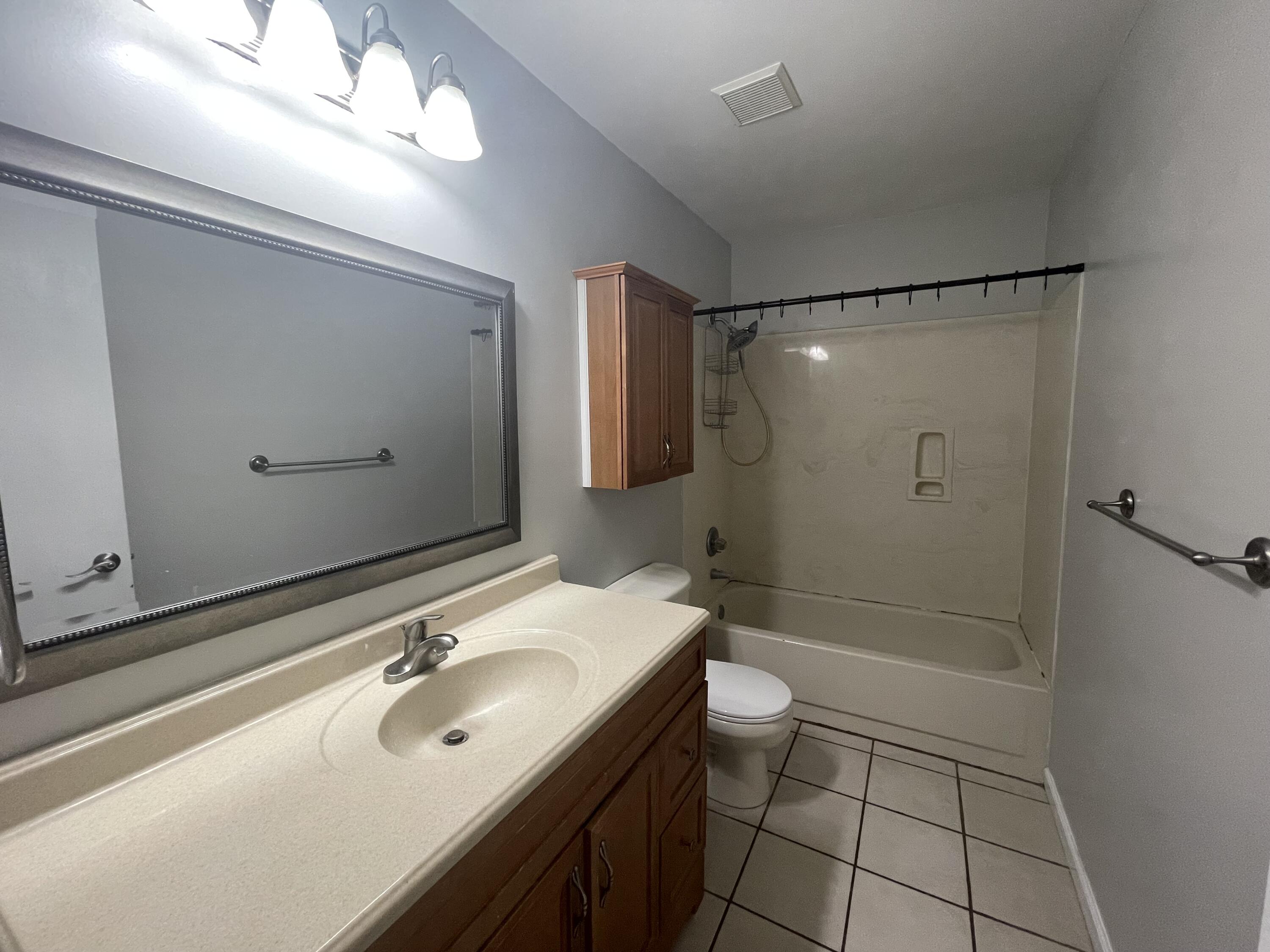 COUNTRYVIEW ESTATES 1ST ADDN - Residential Lease