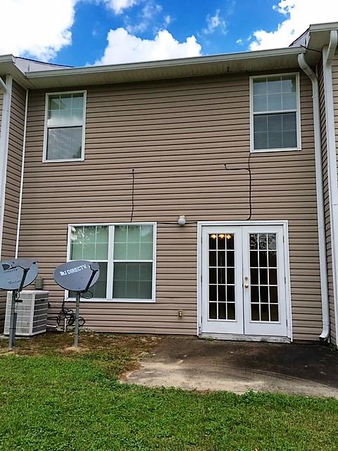 ROLLING PINES - Residential Lease