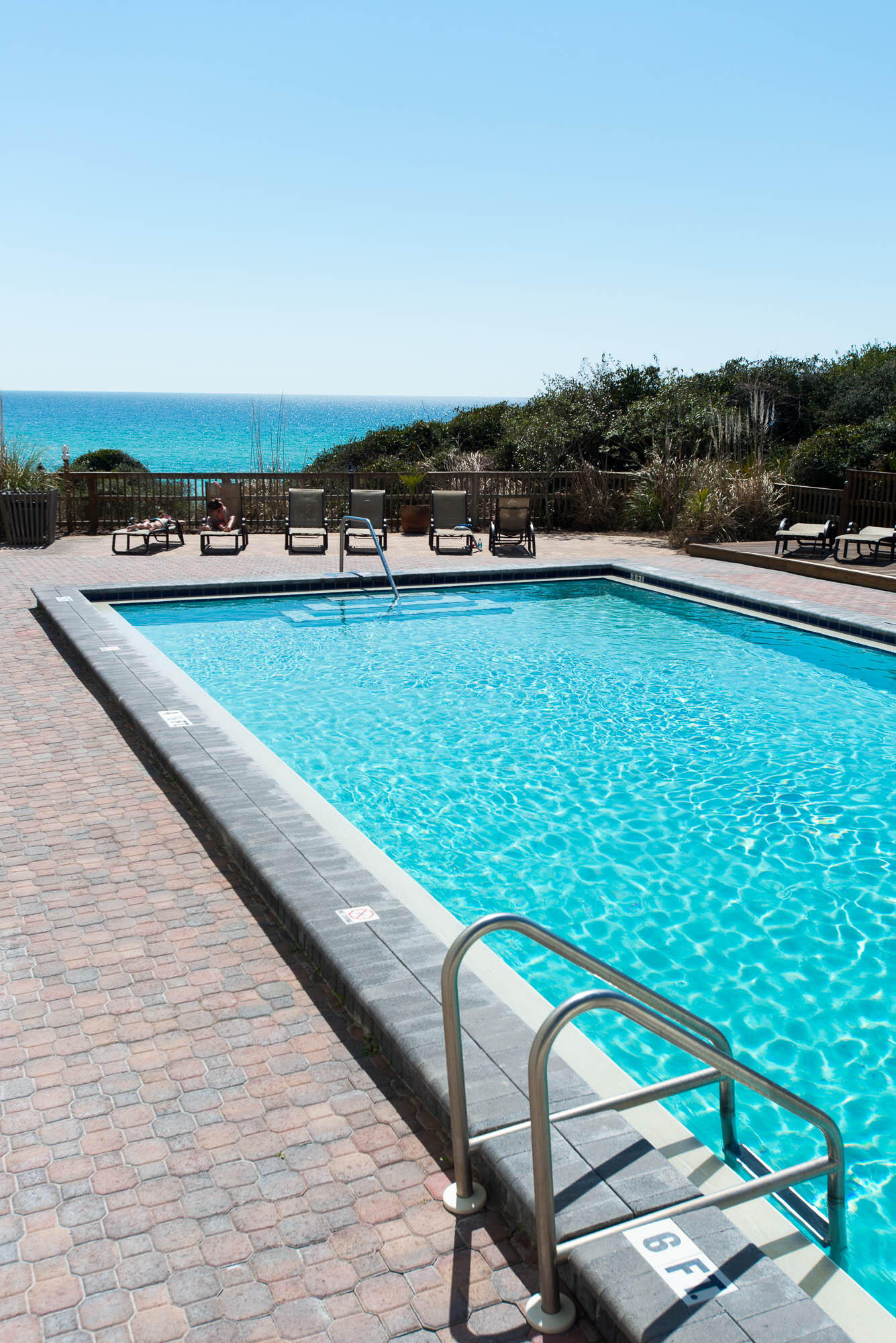 ONE SEAGROVE PLACE CONDOMINIUMS - Residential