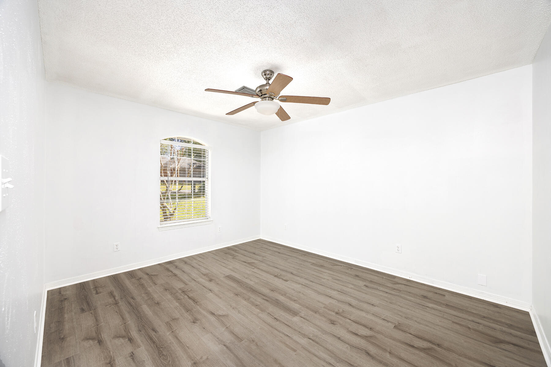 PARKWOOD ESTATES PH 1 BLUEWATER BAY - Residential