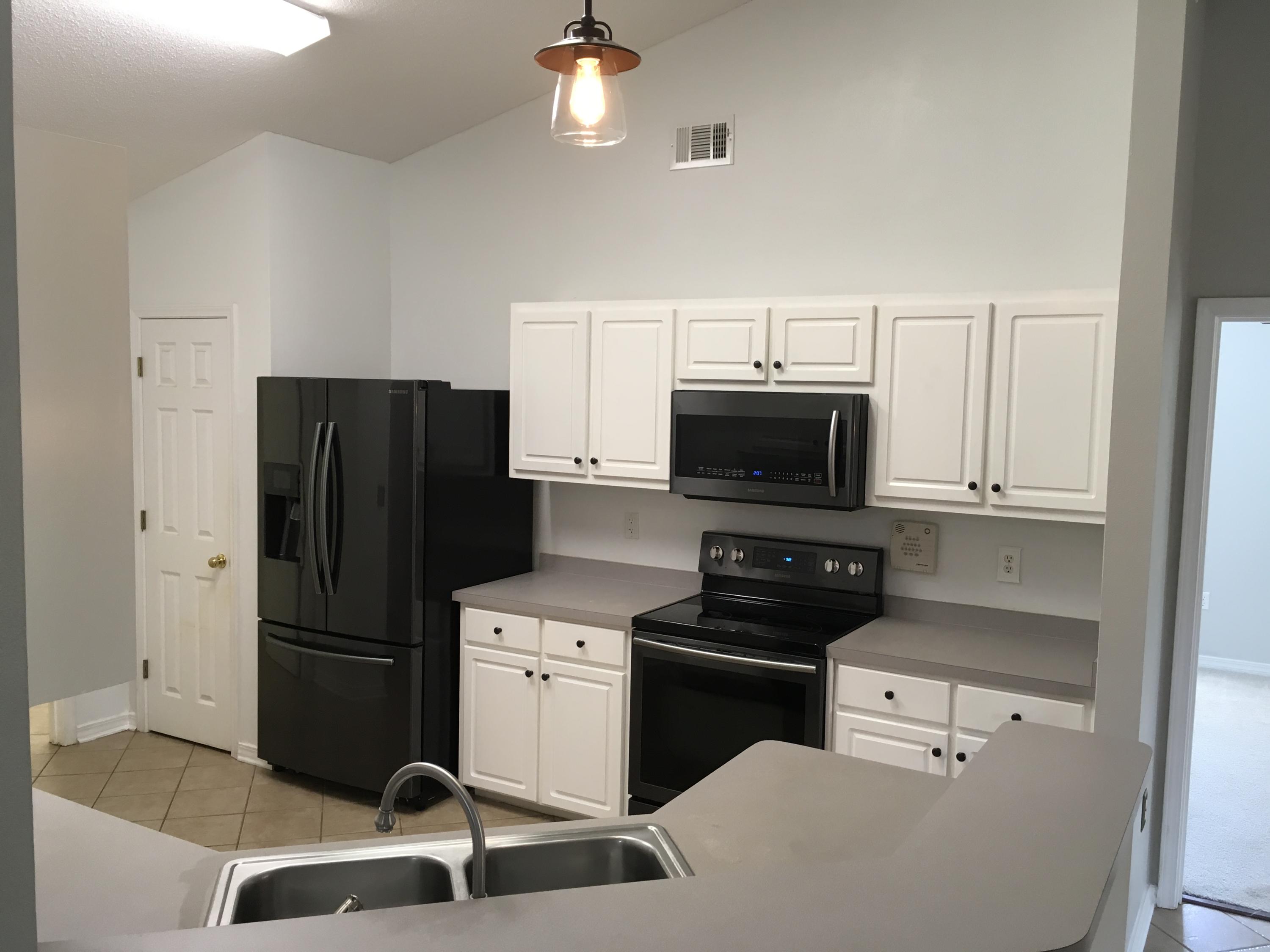 FOXWOOD ADDITION S/D - Residential Lease