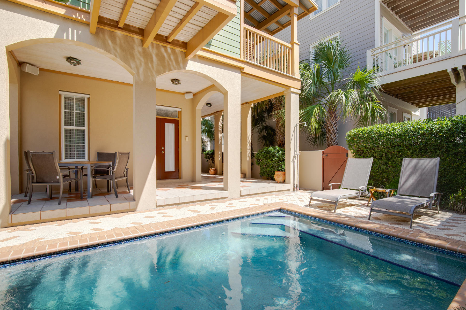 WATER'S EDGE - Residential