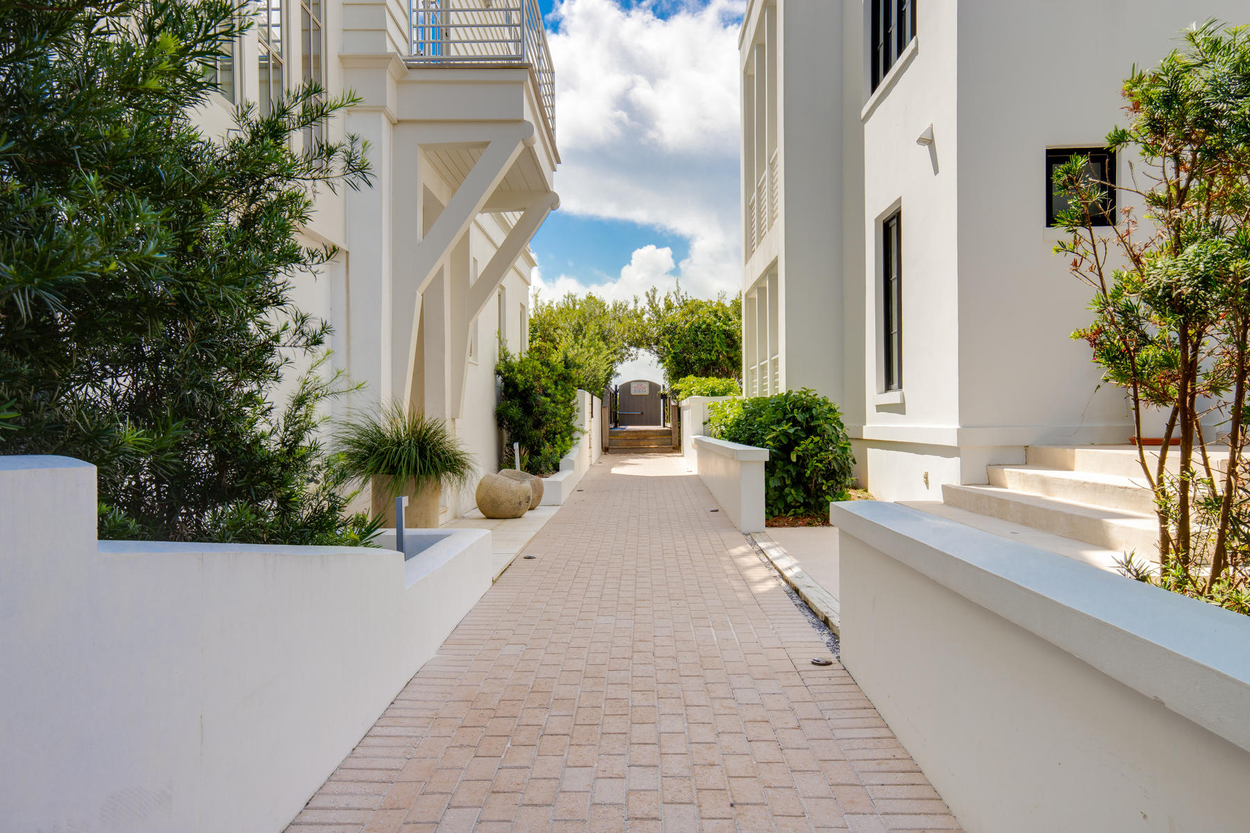 WATER'S EDGE - Residential