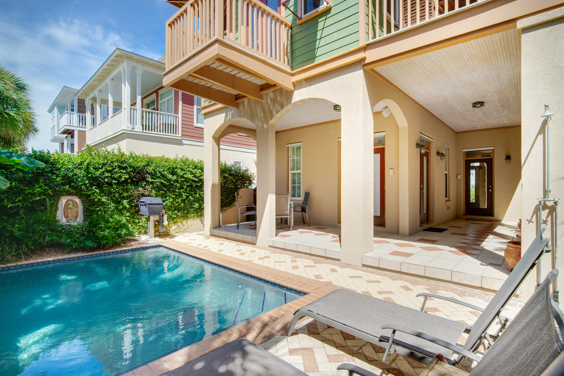 WATER'S EDGE - Residential