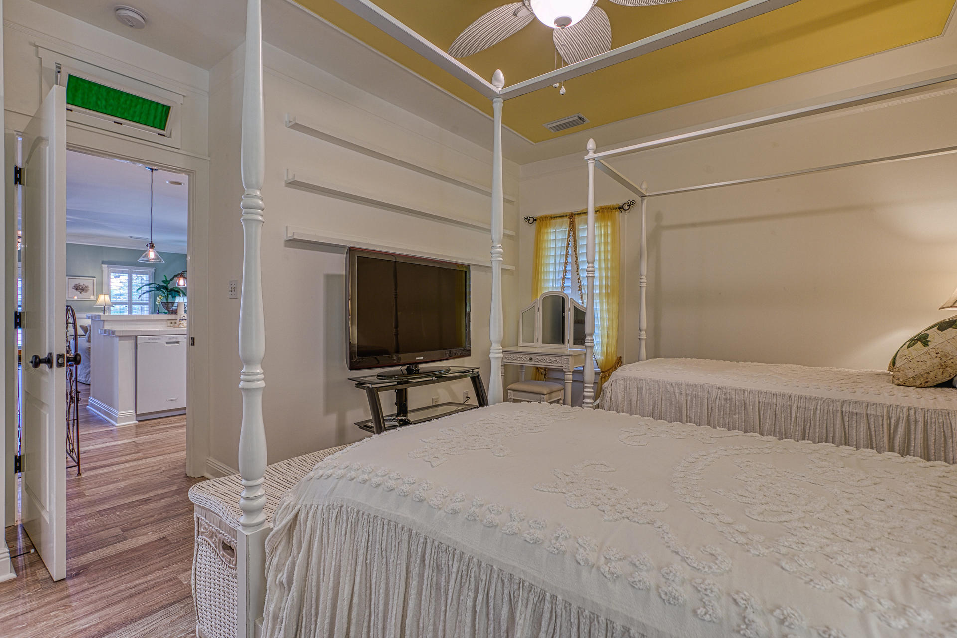 PELICAN BAY S/D - Residential