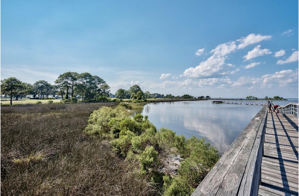 BUNGALOS AT SANDESTIN - Residential