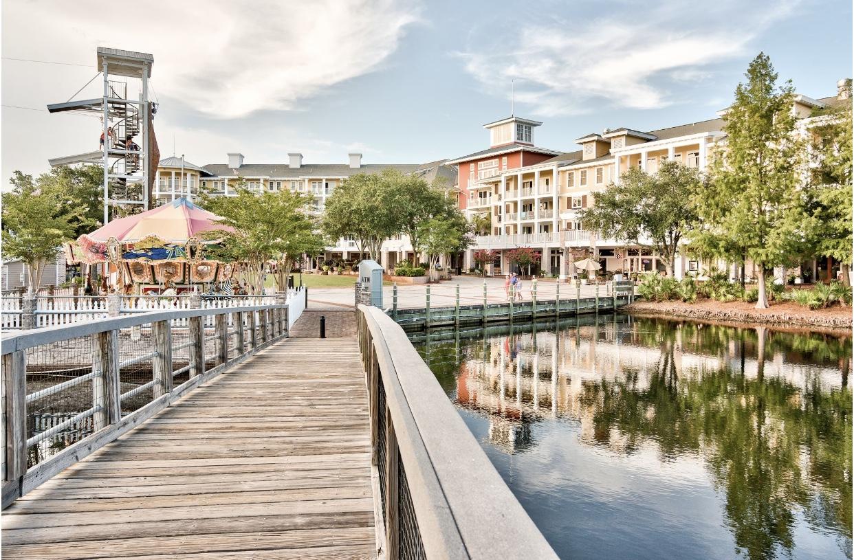 BUNGALOS AT SANDESTIN - Residential