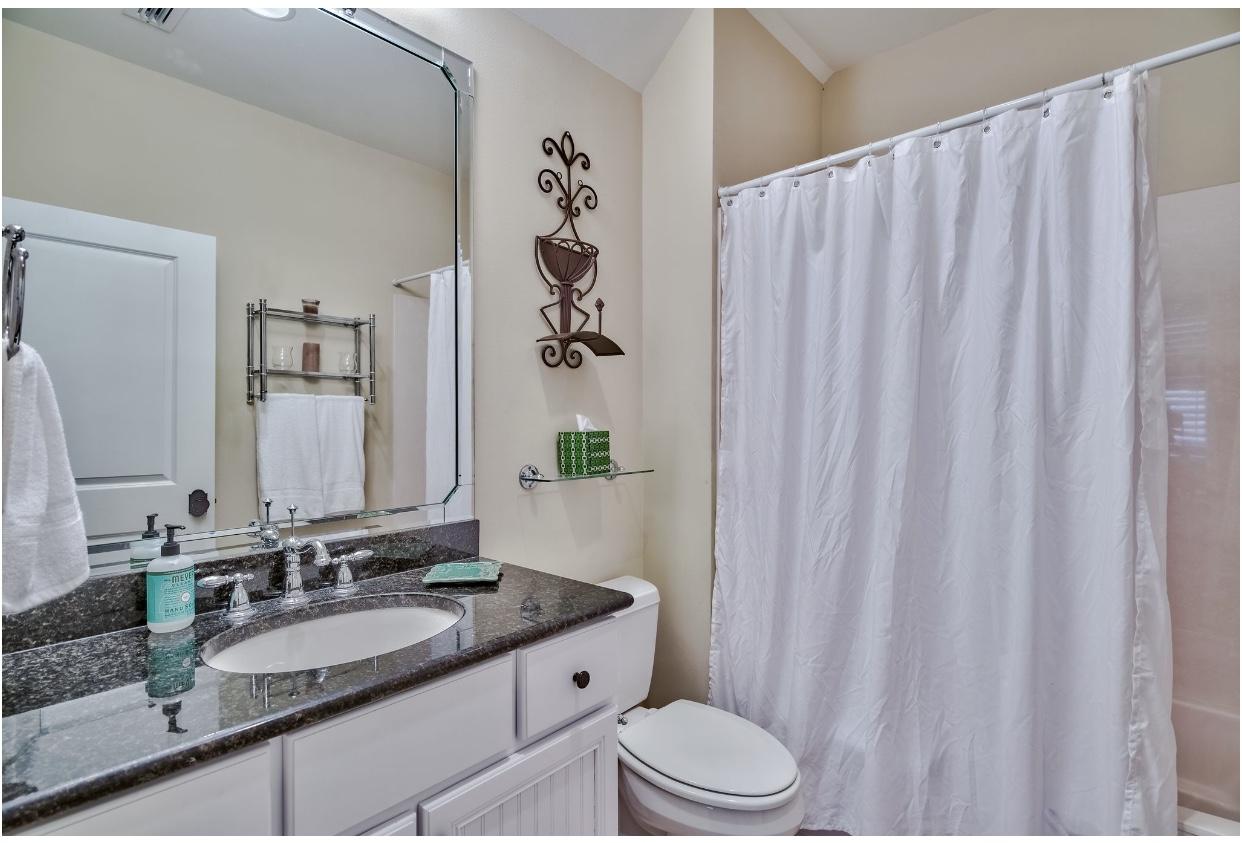 BUNGALOS AT SANDESTIN - Residential