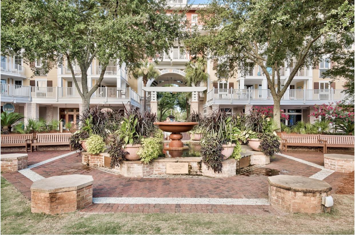 BUNGALOS AT SANDESTIN - Residential