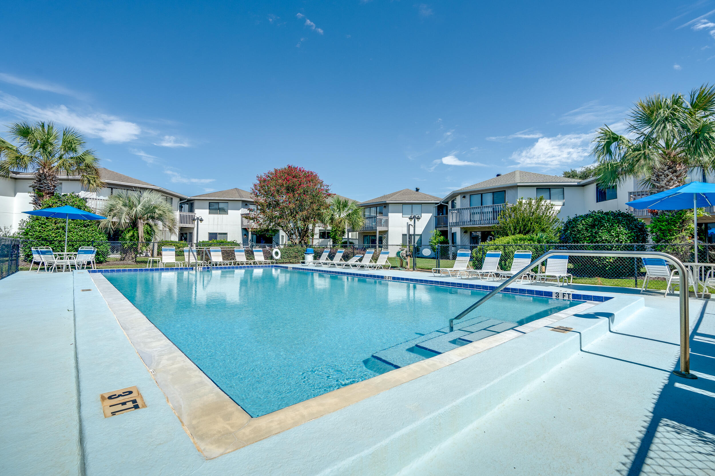 CRYSTAL VILLAGE CONDO PH 2 - Residential