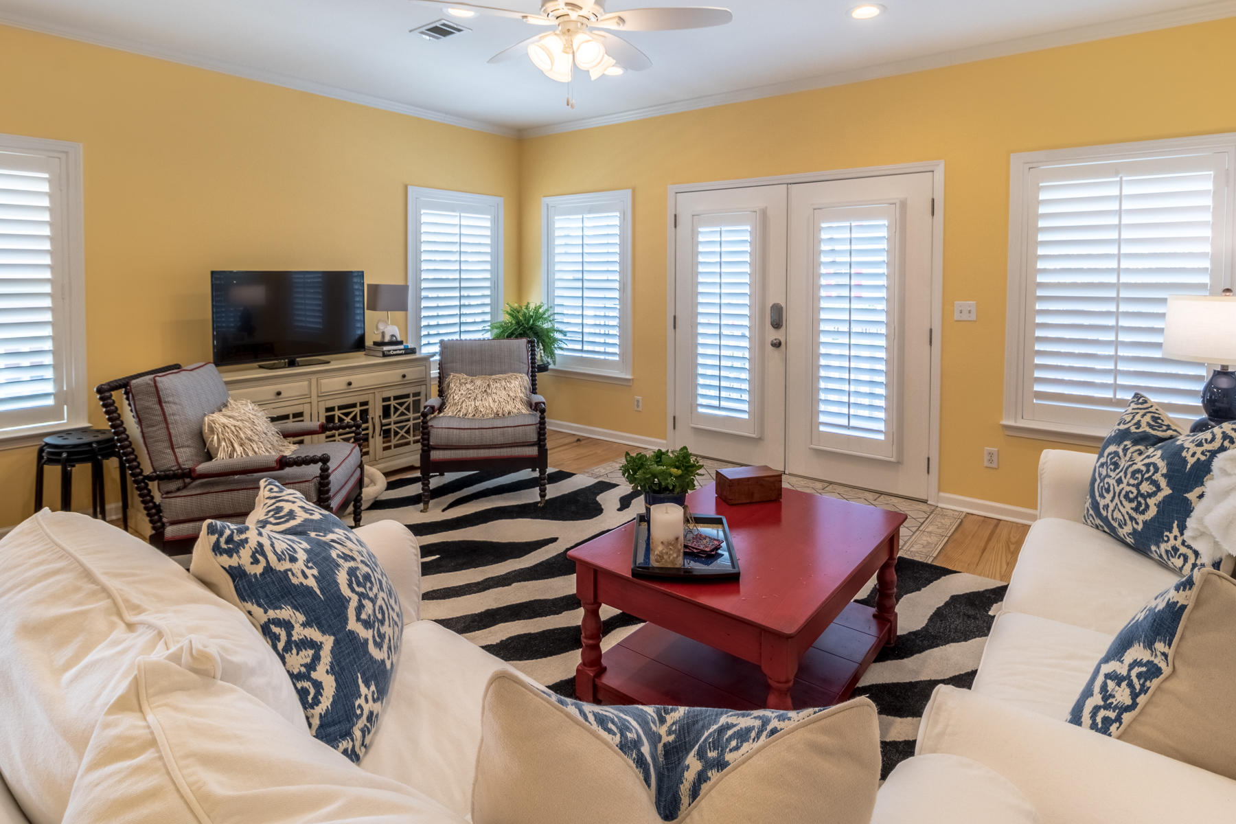 SUNRISE BEACH - Residential