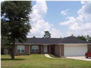 This floor plan features open kitchen with breakfast bar and pantry, split bedrooms, 2 car garage, laundry room.The home comes with a gas fireplace,and privacy fenced yard. No smoking or pets , please.Available March 1.
